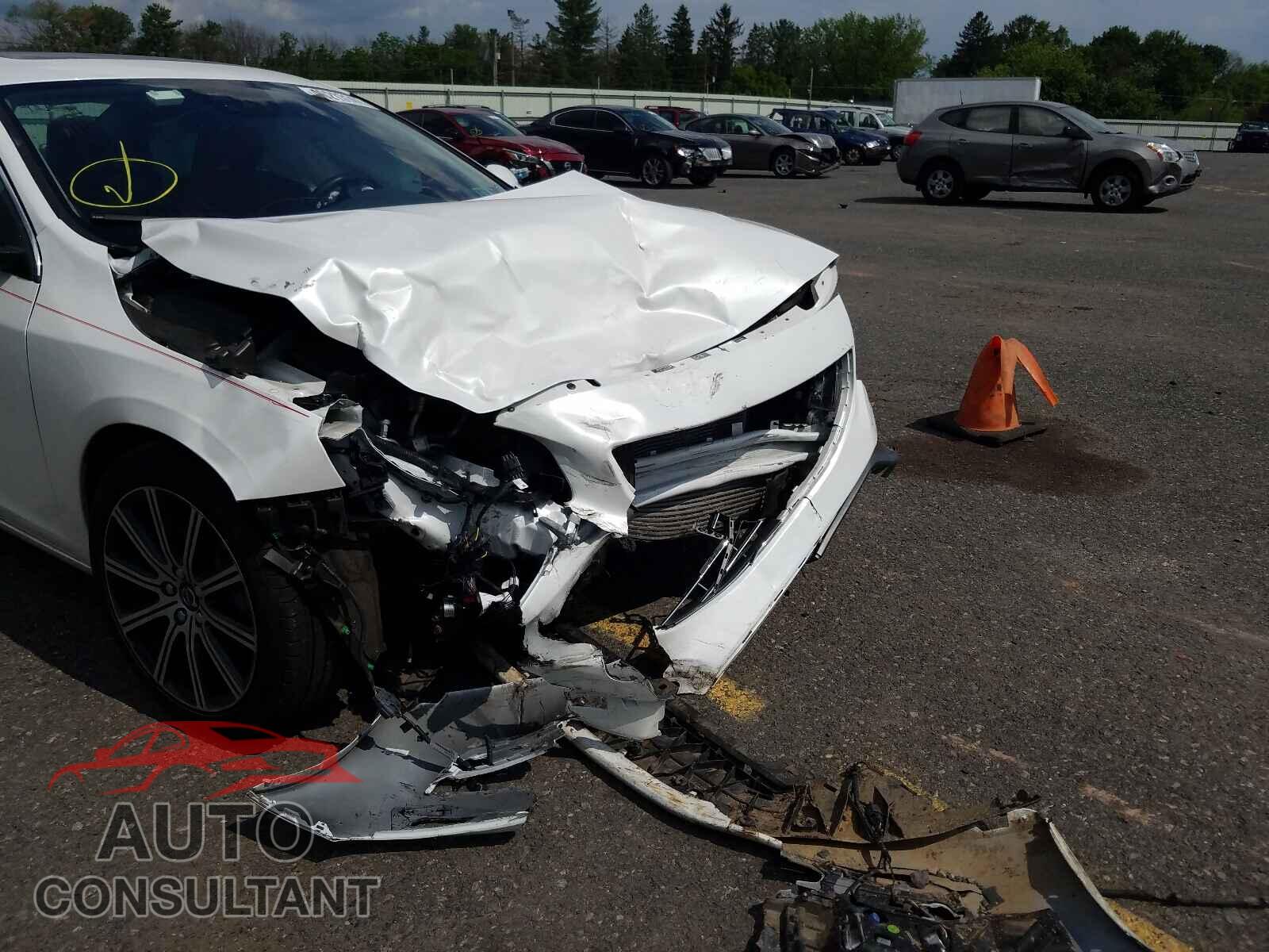 VOLVO S60 2017 - LYV402TM6HB132349