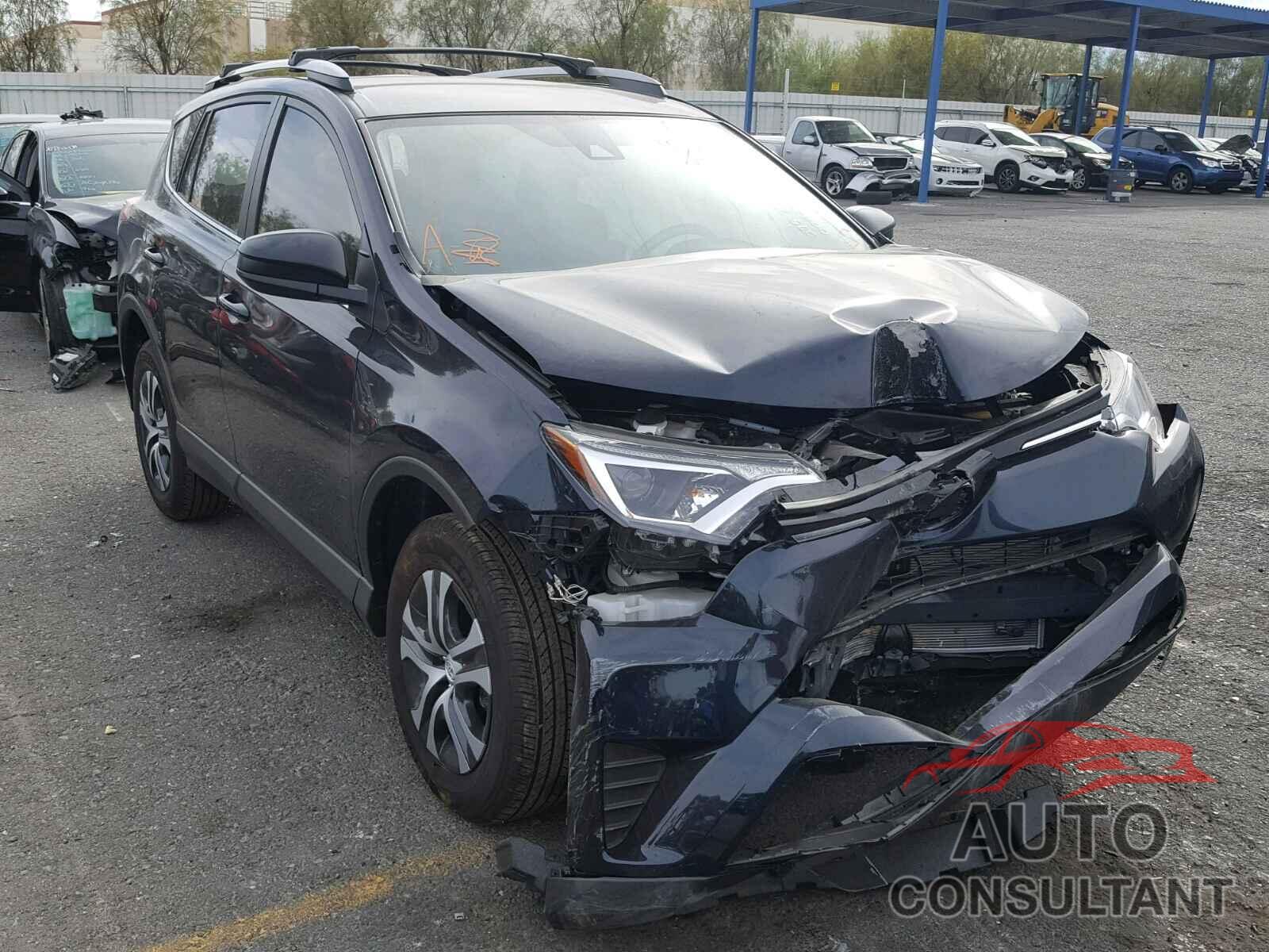 TOYOTA RAV4 LE 2018 - JTMZFREV3JJ188734