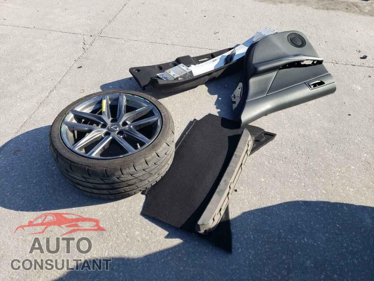 LEXUS IS 2019 - JTHC81D2XK5035169