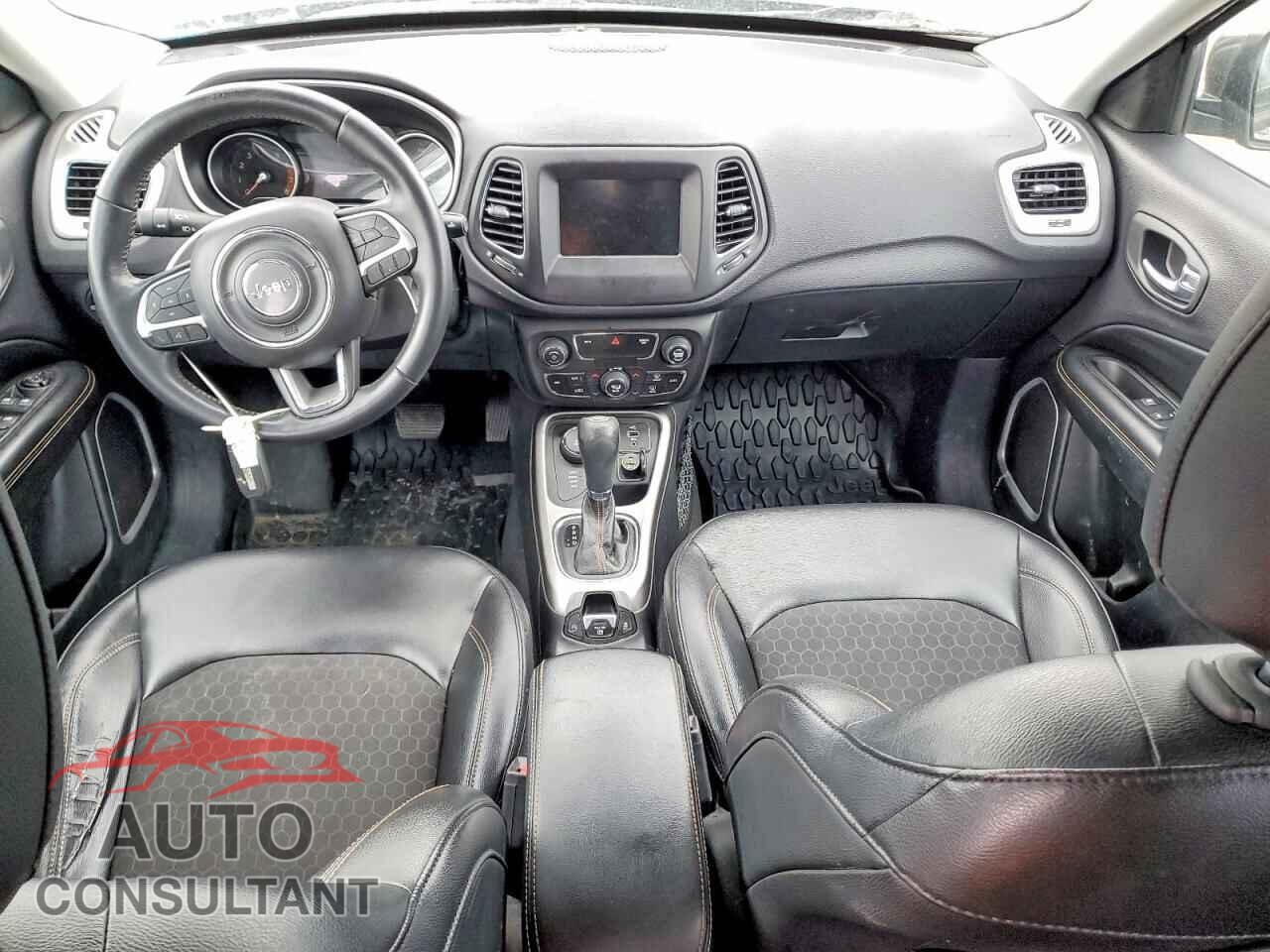 JEEP COMPASS 2018 - 3C4NJDBB5JT113424