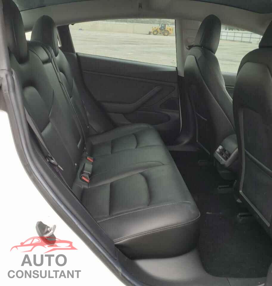 TESLA MODEL 3 2018 - 5YJ3E1EA7JF031920