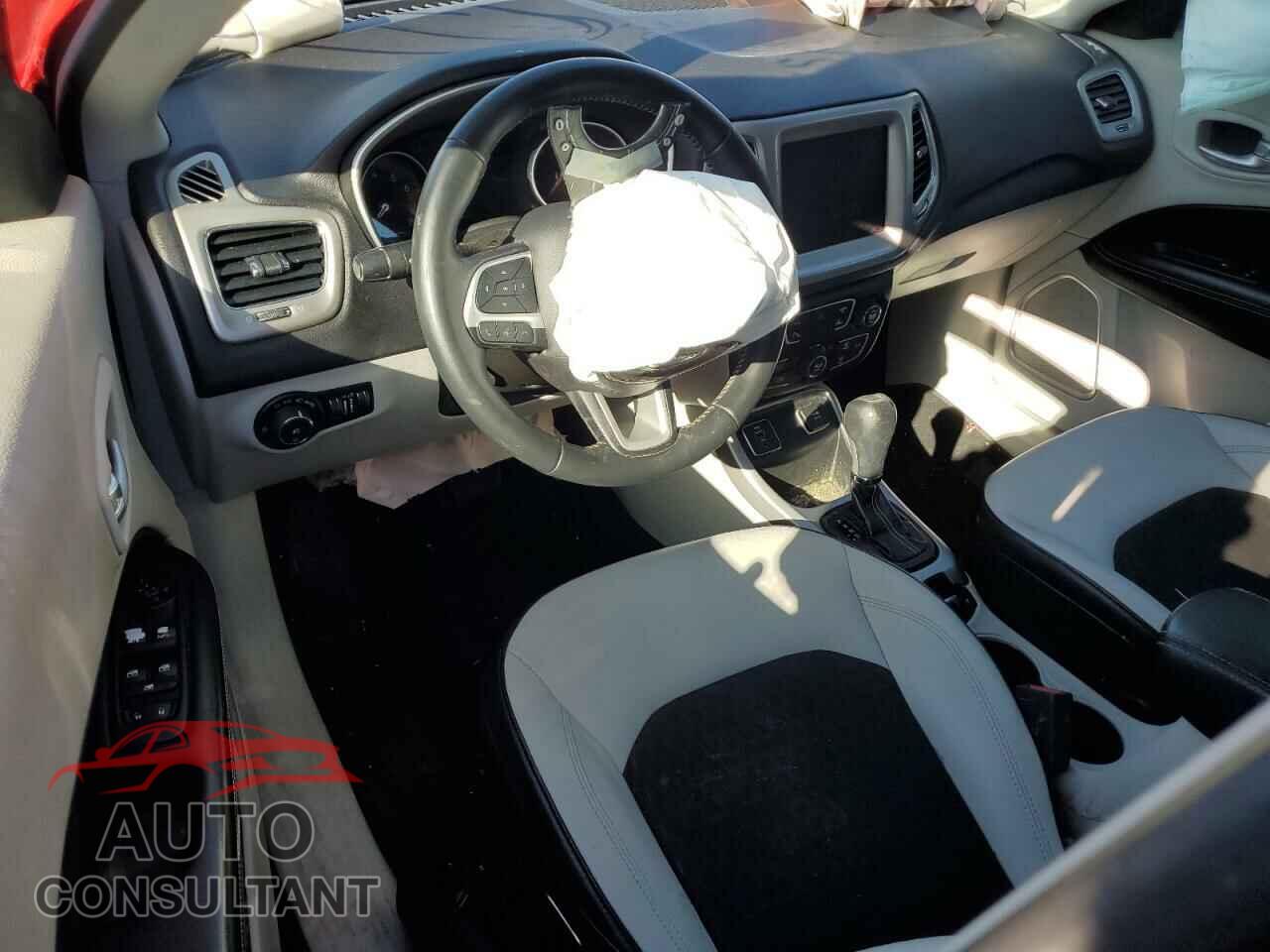 JEEP COMPASS 2018 - 3C4NJCBB2JT212227