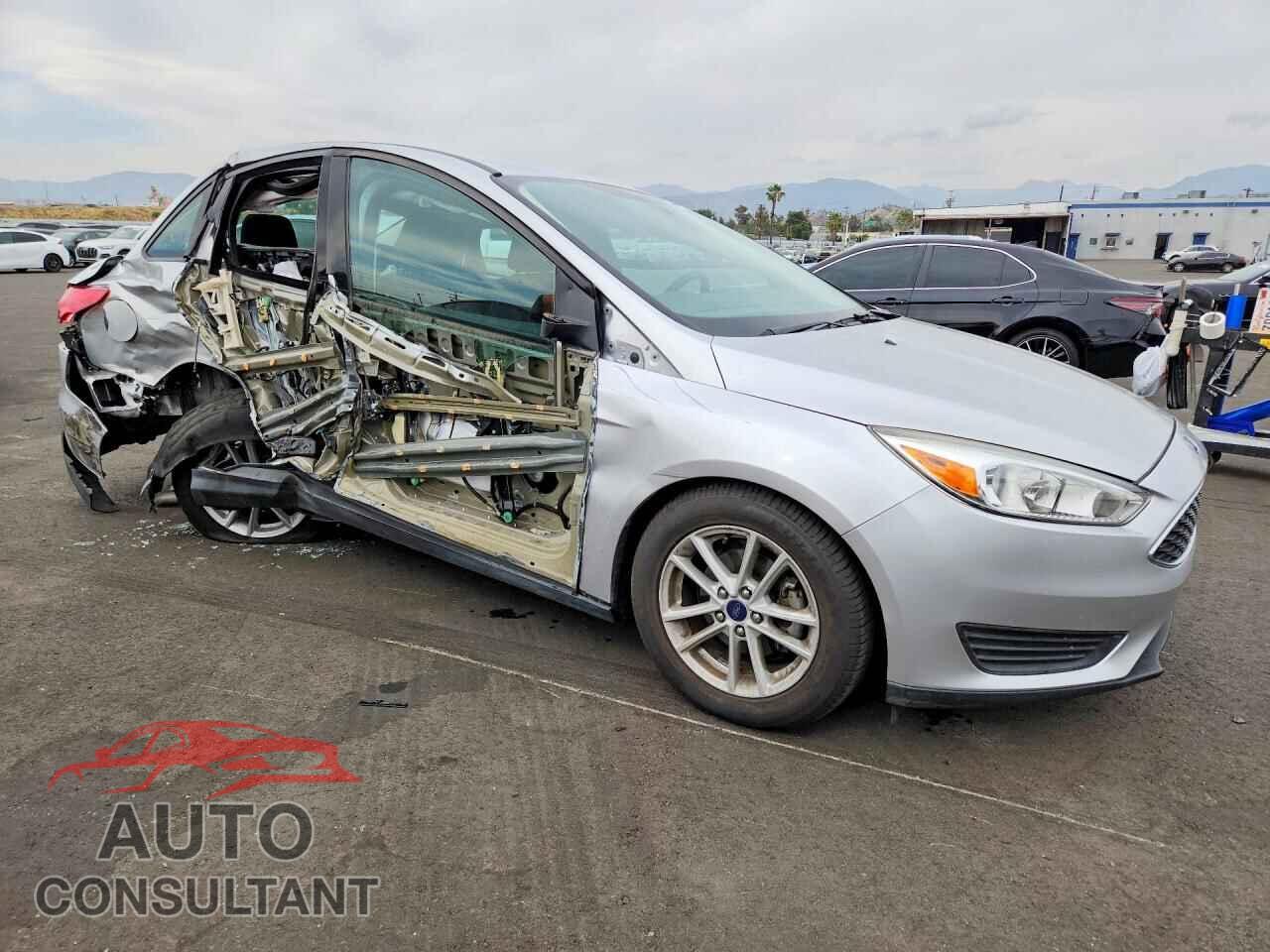 FORD FOCUS 2017 - 1FADP3F26HL296052