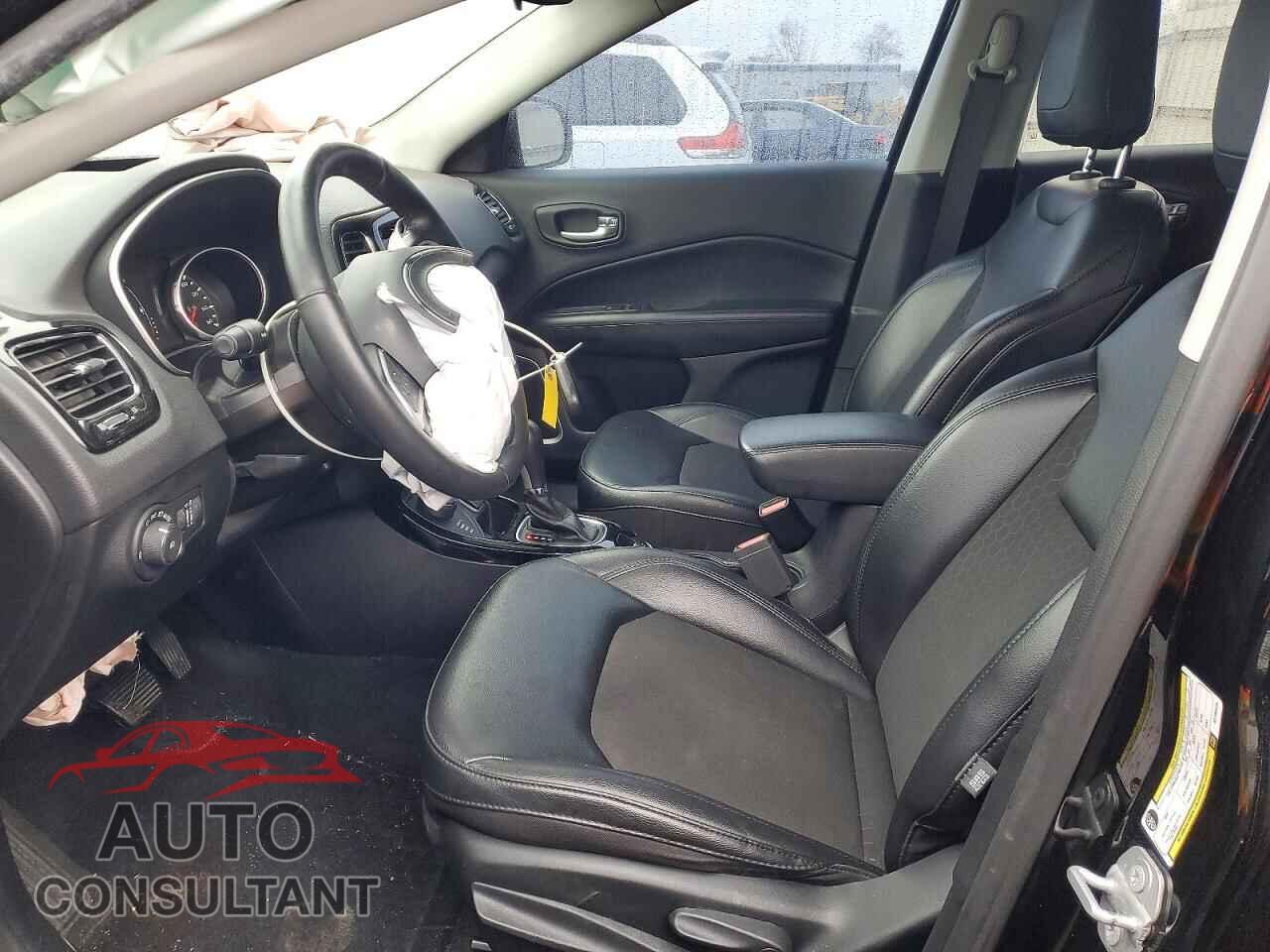 JEEP COMPASS 2019 - 3C4NJDBB2KT750420
