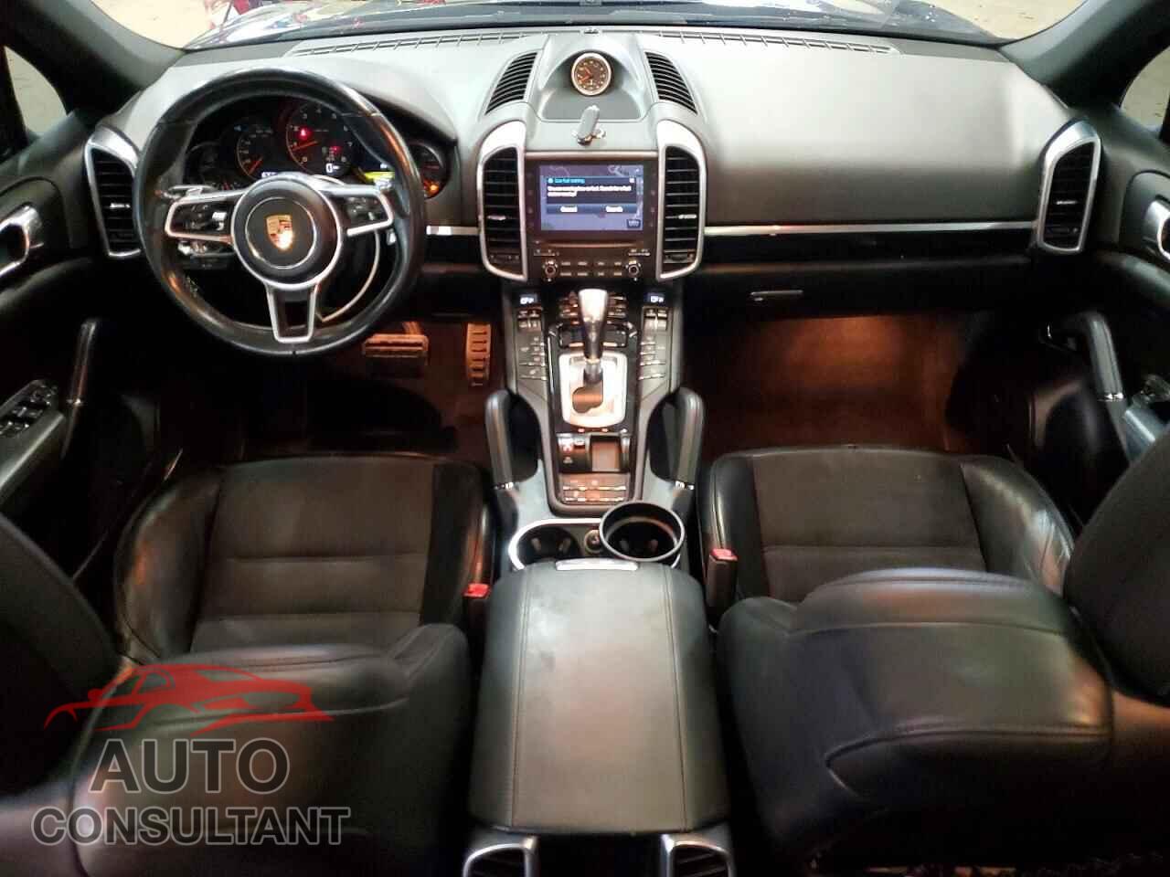 PORSCHE CAYENNE 2017 - WP1AA2A24HKA83444