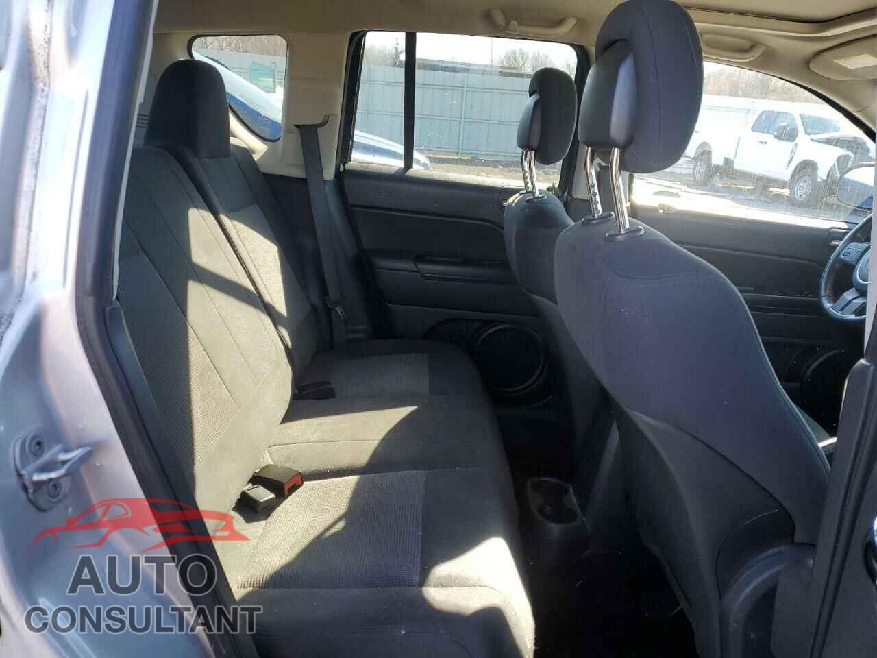 JEEP COMPASS 2011 - 1J4NF1FB6BD282122