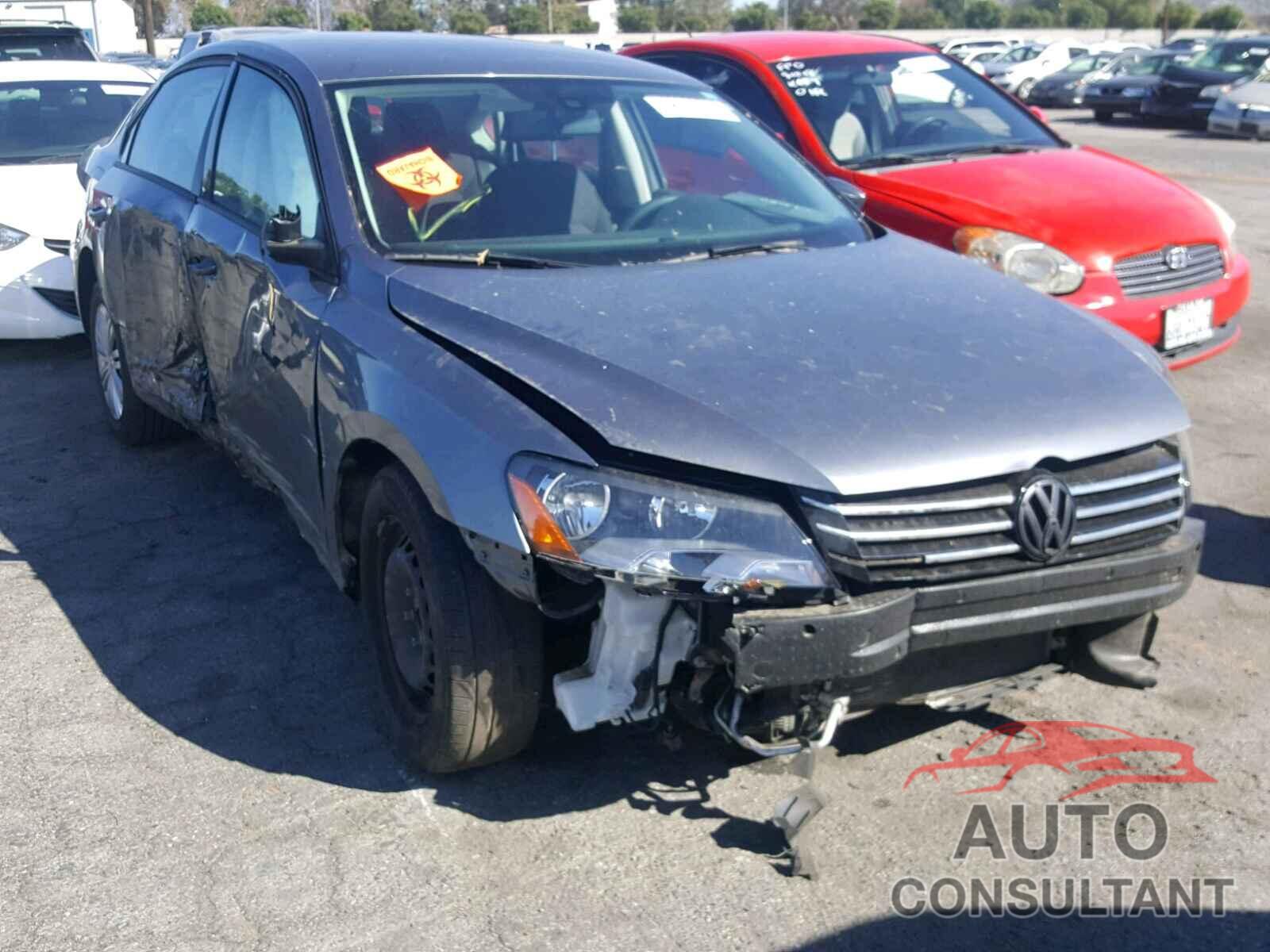 VOLKSWAGEN PASSAT 2015 - 1VWAT7A38FC070881