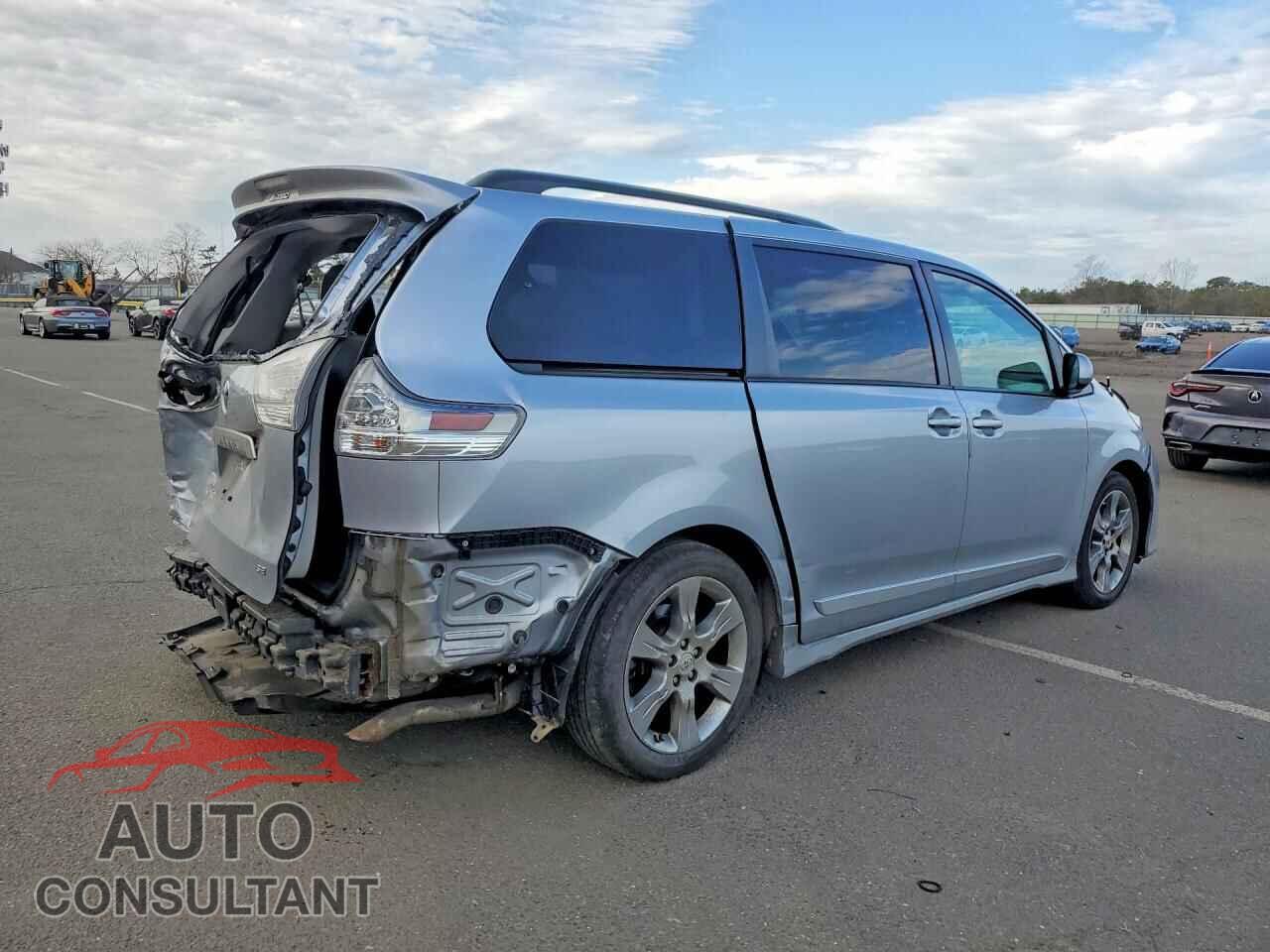TOYOTA SIENNA 2011 - 5TDXK3DC3BS068808