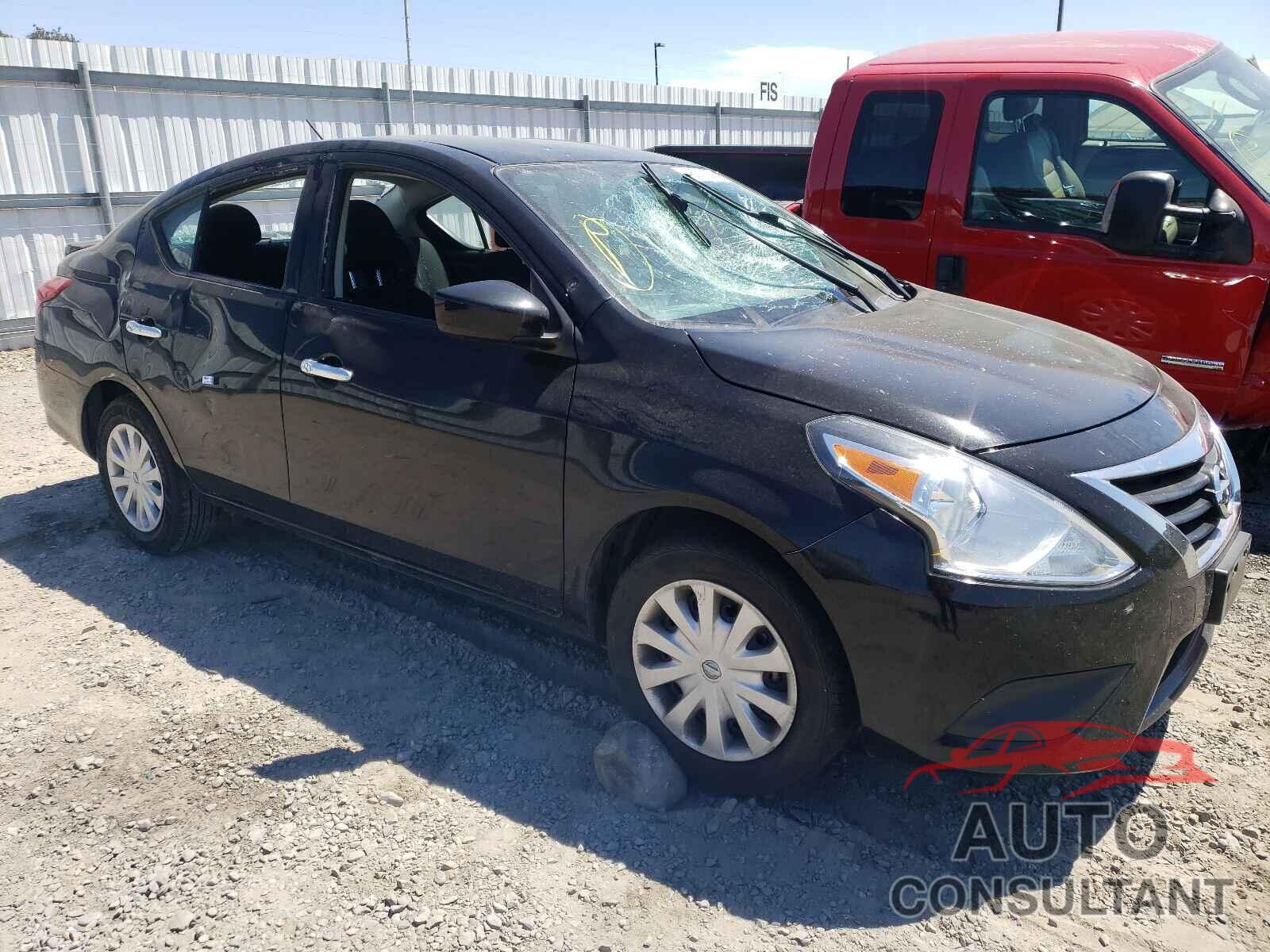 NISSAN VERSA 2018 - 3N1CN7AP0JL805572