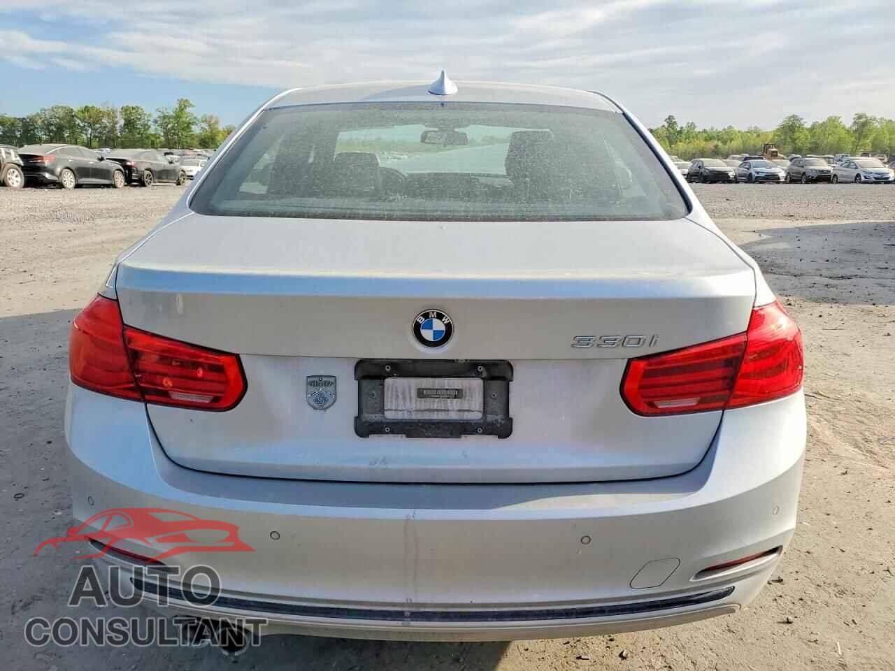 BMW 330 I 2018 - WBA8B9C59JEE82013