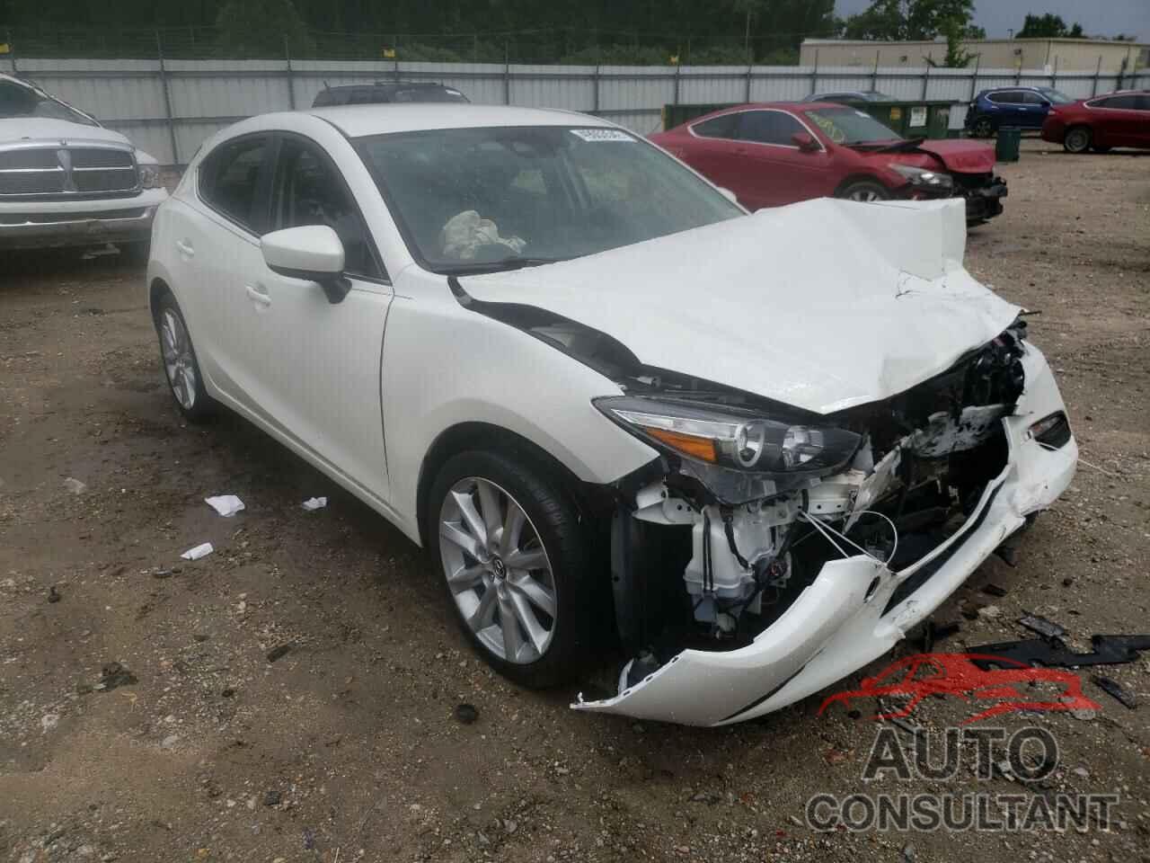 MAZDA 3 2017 - 3MZBN1L70HM133856