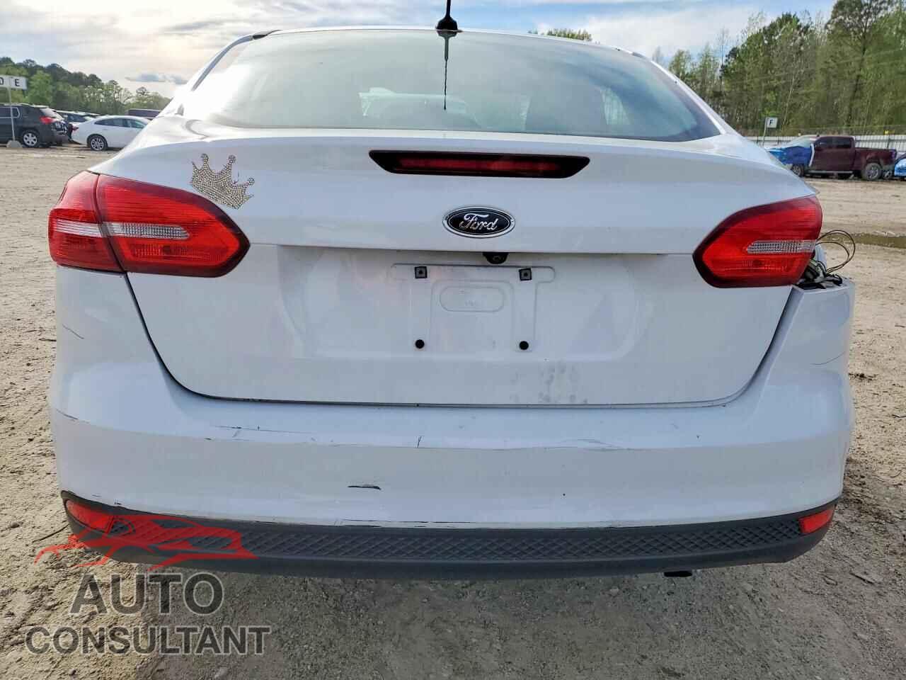 FORD FOCUS 2016 - 1FADP3E26GL325646