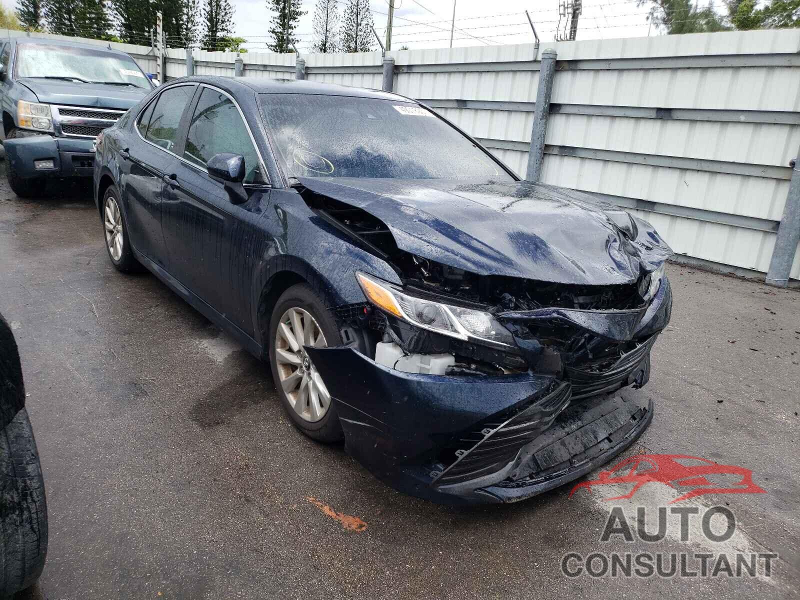 TOYOTA CAMRY 2018 - 4T1B11HK4JU510455