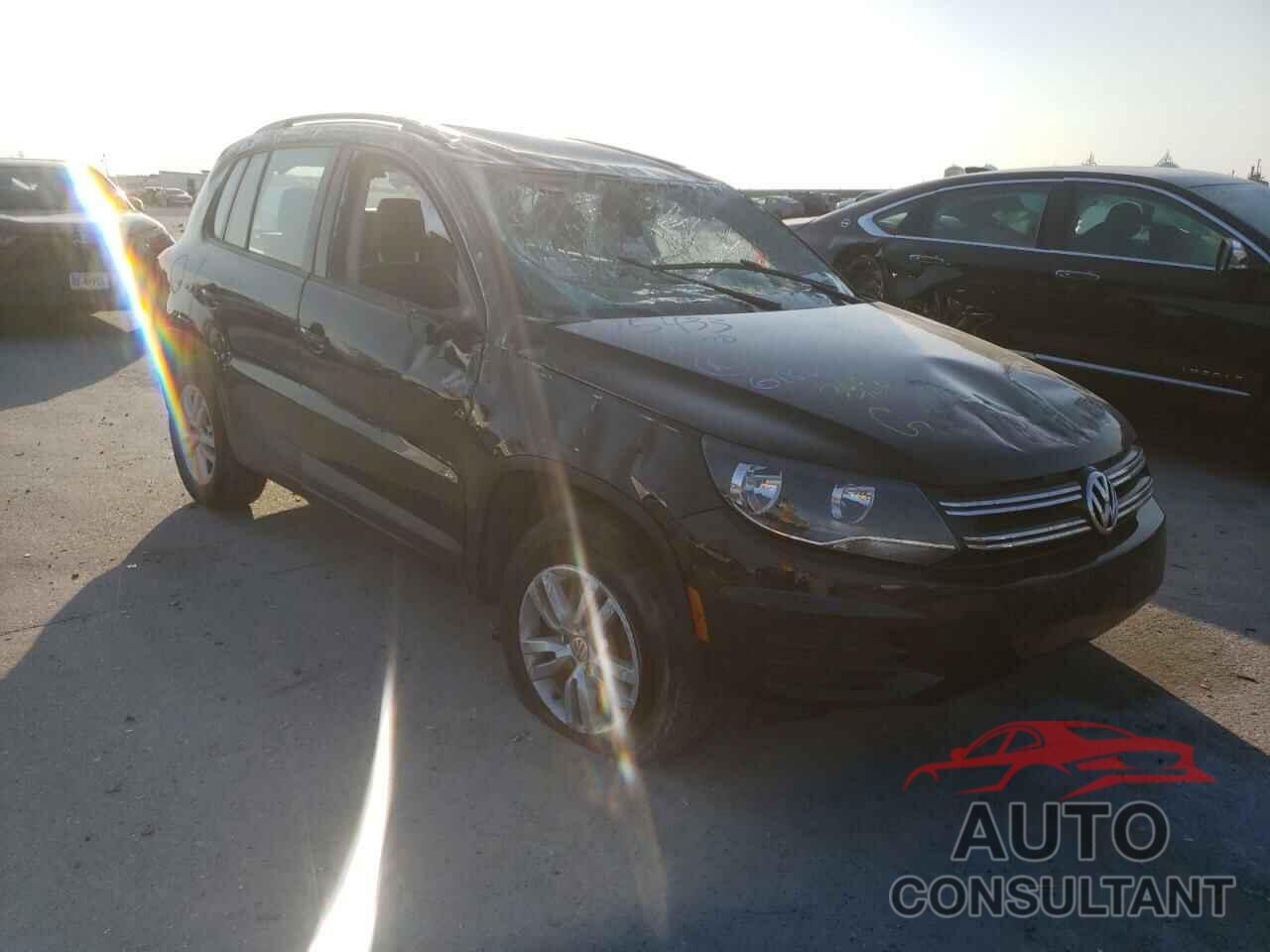 VOLKSWAGEN TIGUAN 2017 - WVGAV7AXXHK039264