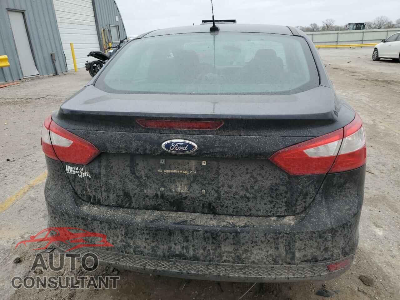 FORD FOCUS 2014 - 1FADP3F2XEL207224