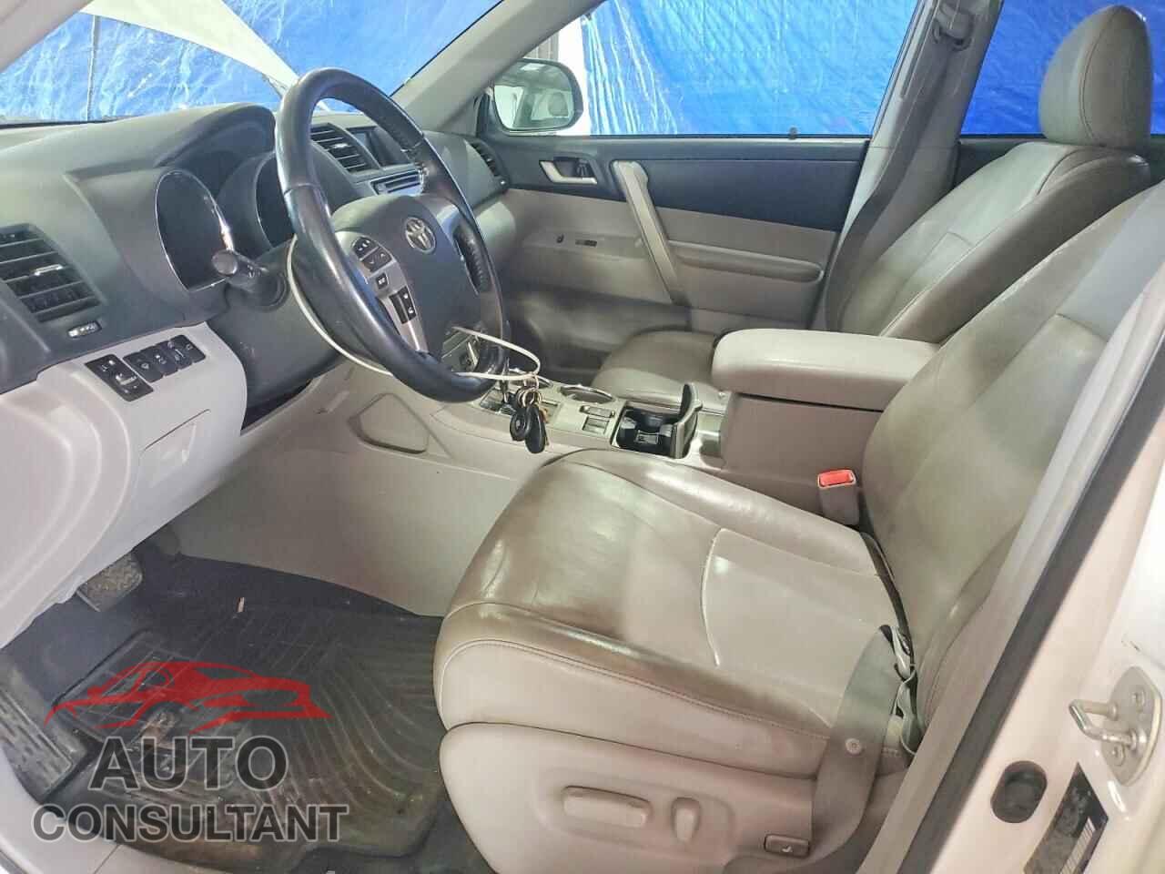 TOYOTA HIGHLANDER 2013 - 5TDBK3EH3DS240987