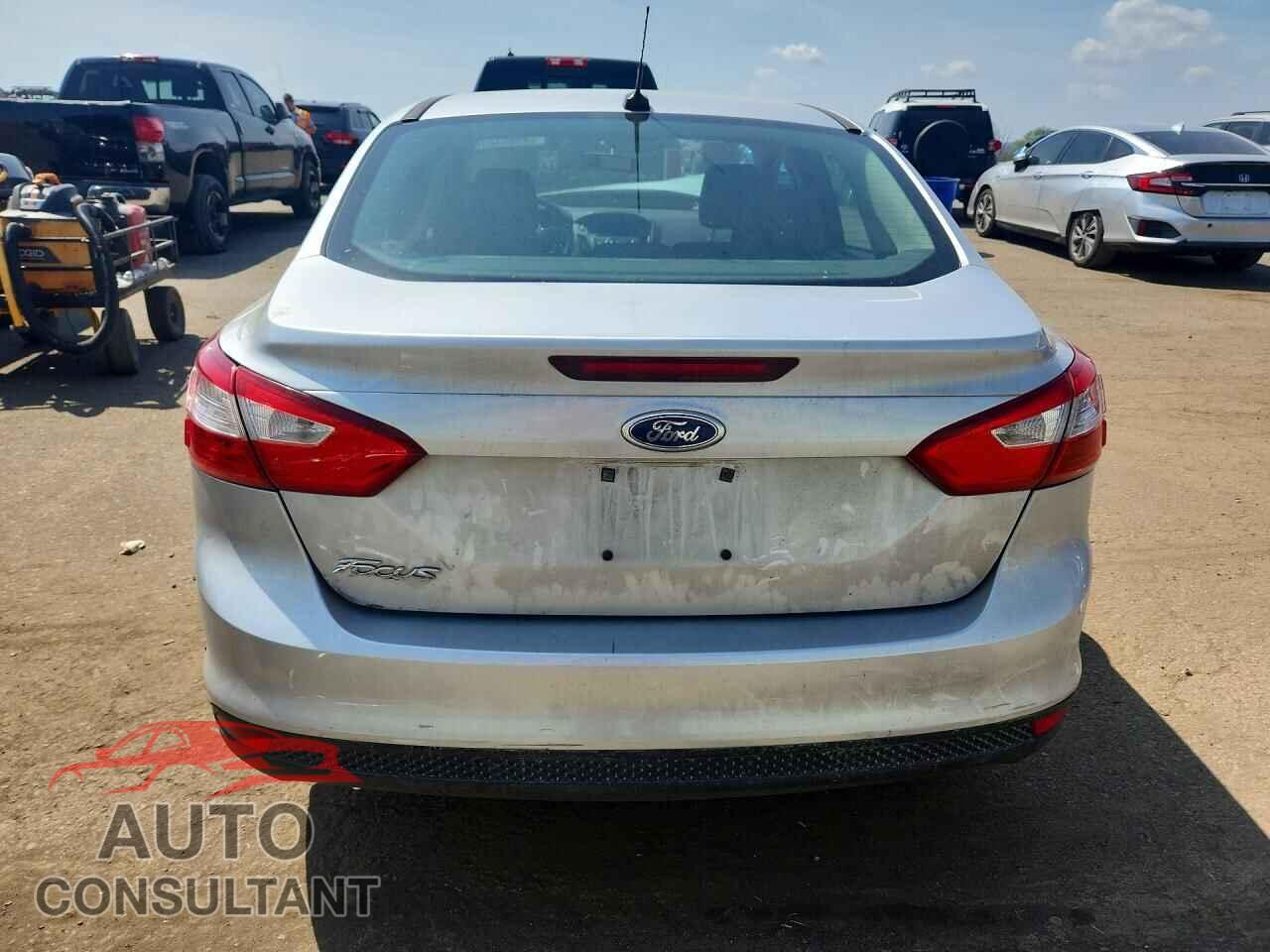FORD FOCUS 2014 - 1FADP3E20EL124659