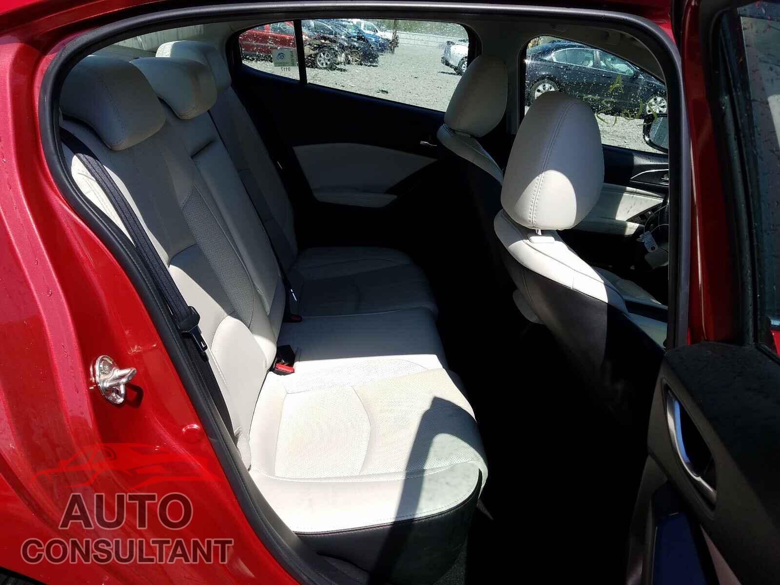 MAZDA 3 2017 - 3MZBN1W36HM149181