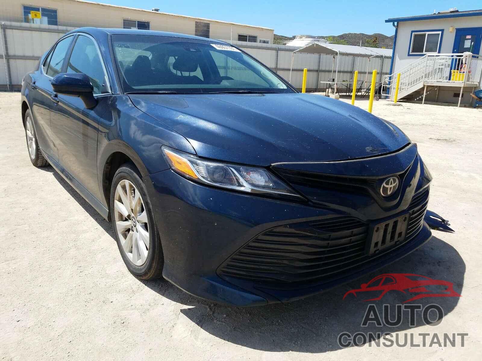 TOYOTA CAMRY 2018 - 4T1B11HK8JU555365