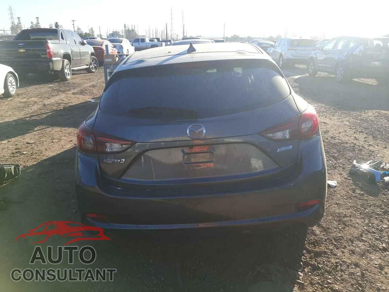 MAZDA 3 2018 - 3MZBN1L35JM192002