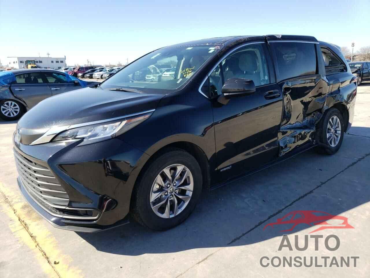 TOYOTA SIENNA 2021 - 5TDKRKEC8MS047437