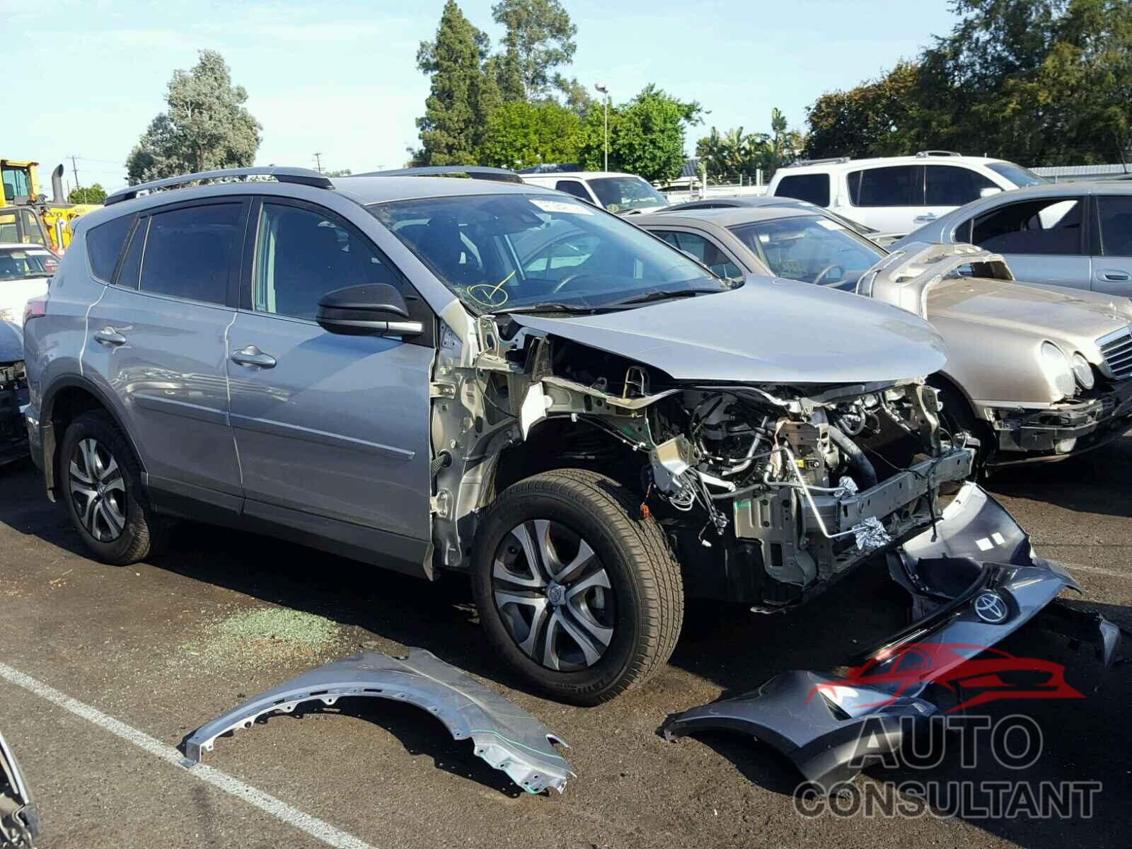 TOYOTA RAV4 LE 2017 - 2T3ZFREV9HW370305