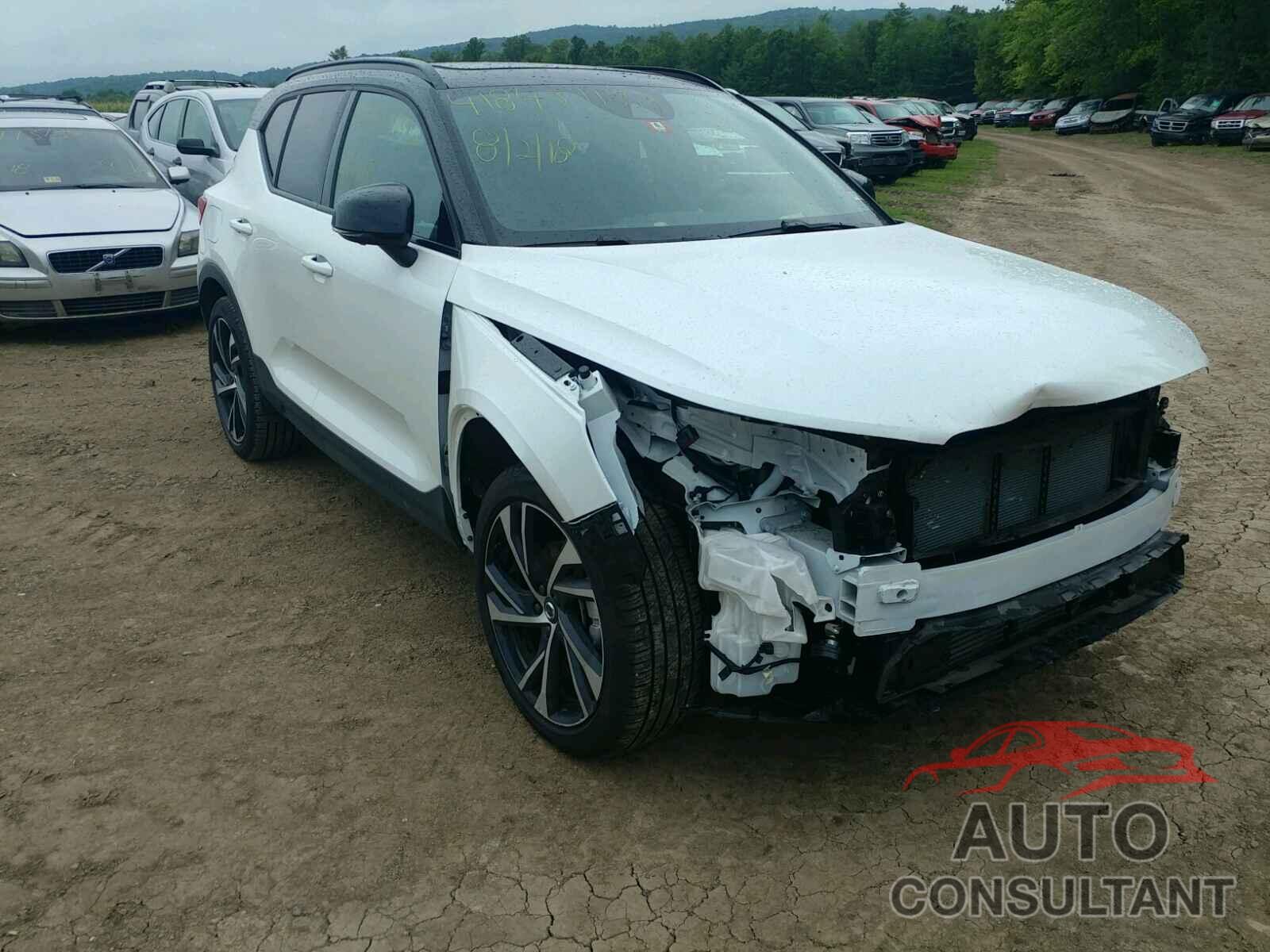 VOLVO XC40 MOMENTUM 2019 - YV4162XZ5K2004651