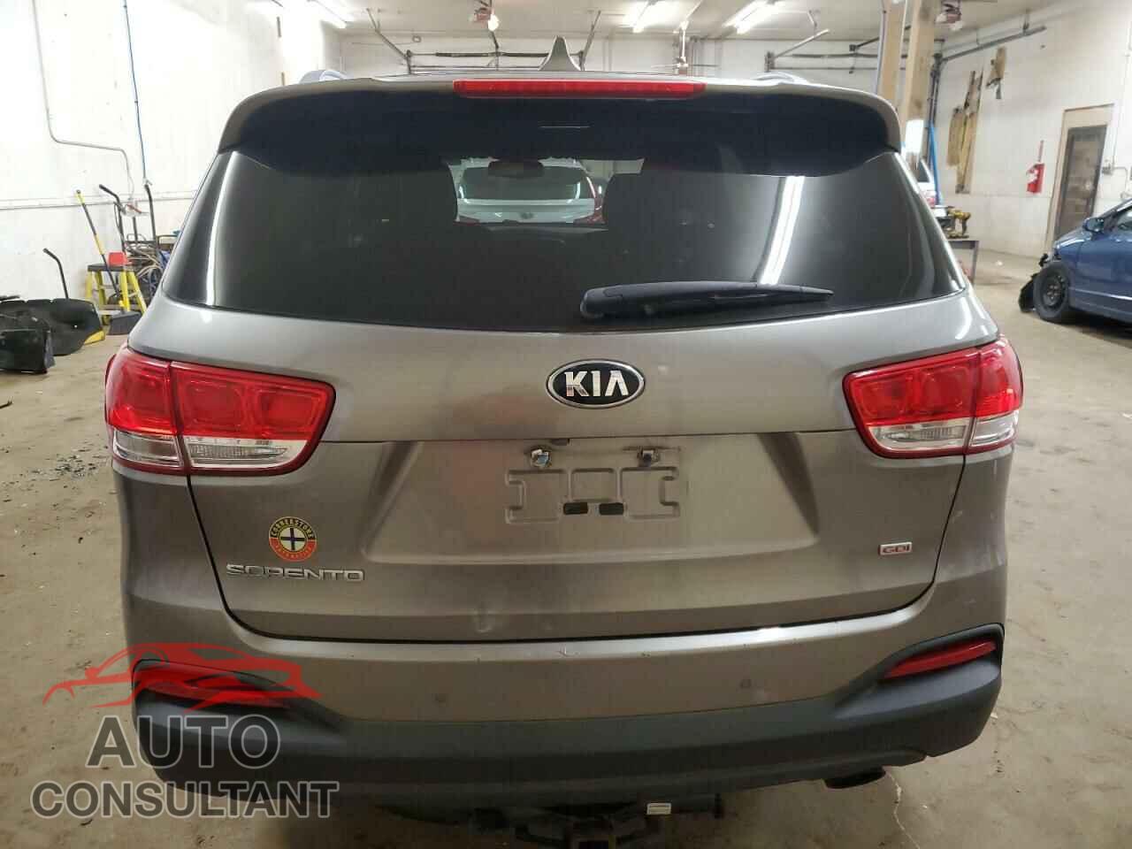 KIA SORENTO 2016 - 5XYPGDA32GG010673