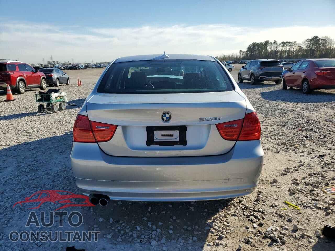 BMW 3 SERIES 2011 - WBAPH7C55BE681850