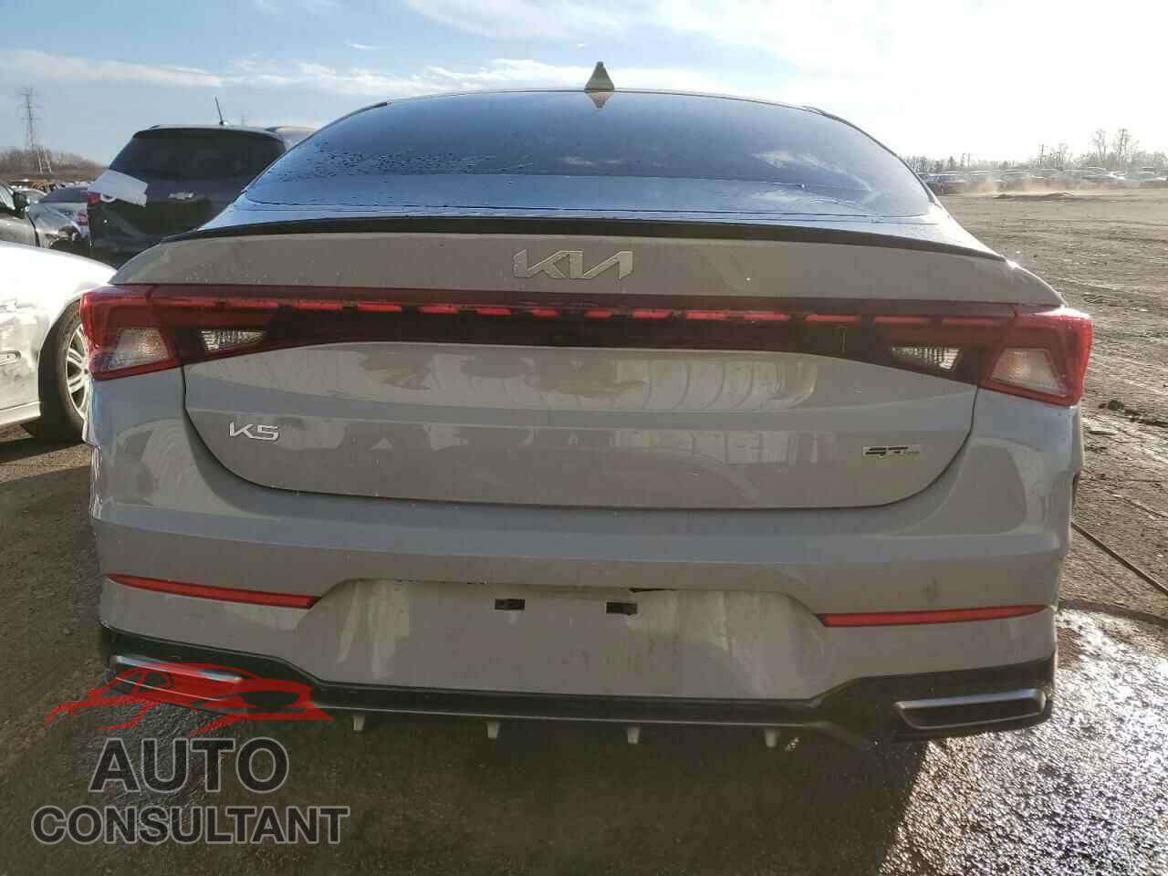KIA K5 2023 - 5XXG64J20PG211275