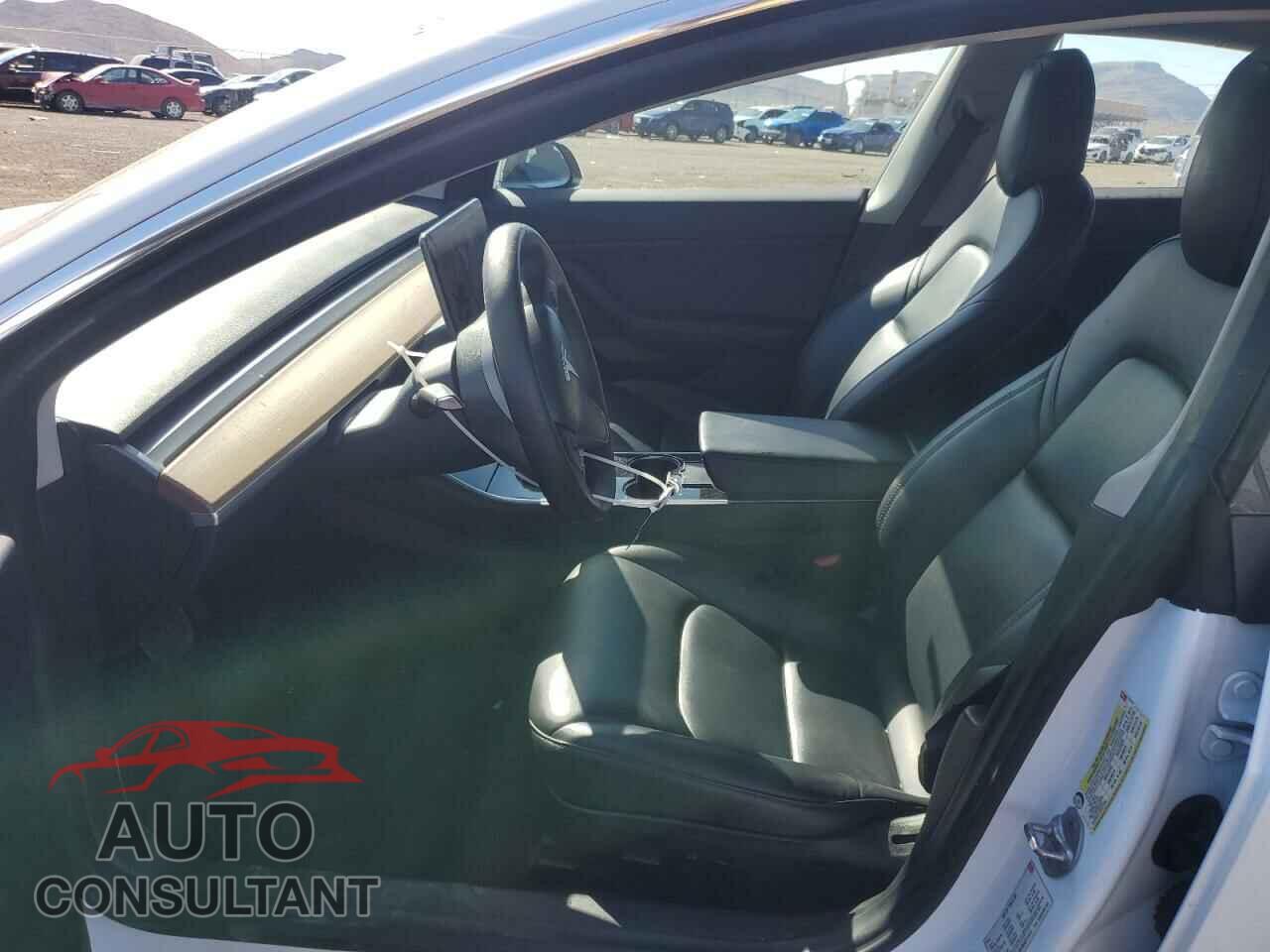 TESLA MODEL 3 2018 - 5YJ3E1EB4JF111717