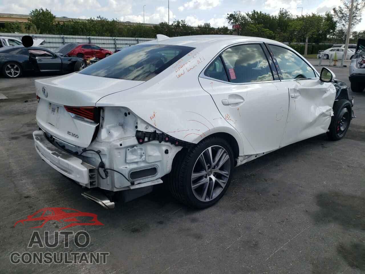 LEXUS IS 2020 - JTHAA1D21L5106515