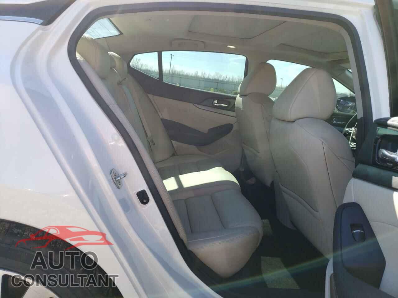 NISSAN MAXIMA 2017 - 1N4AA6AP5HC454650