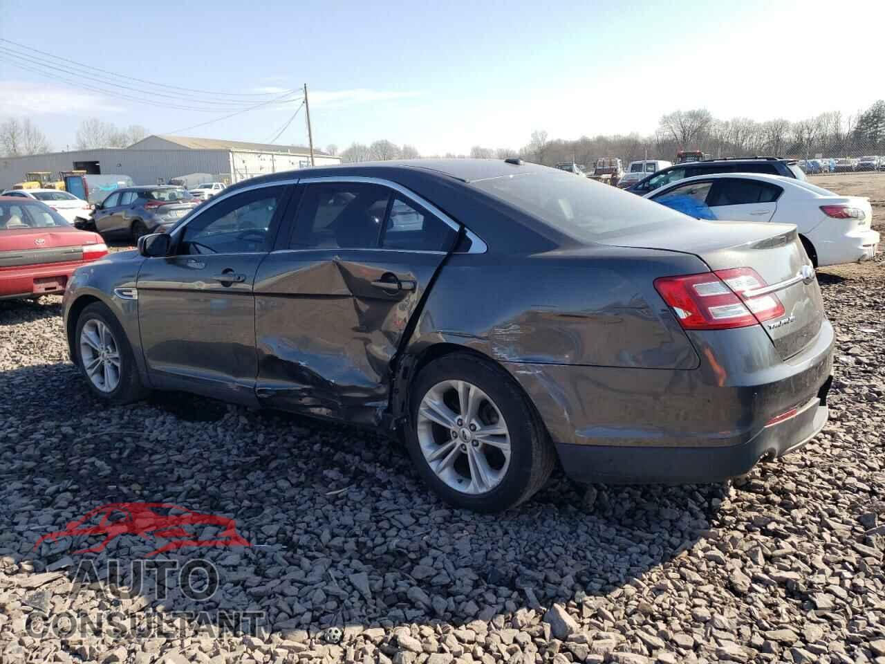 FORD TAURUS 2017 - 1FAHP2E82HG109819