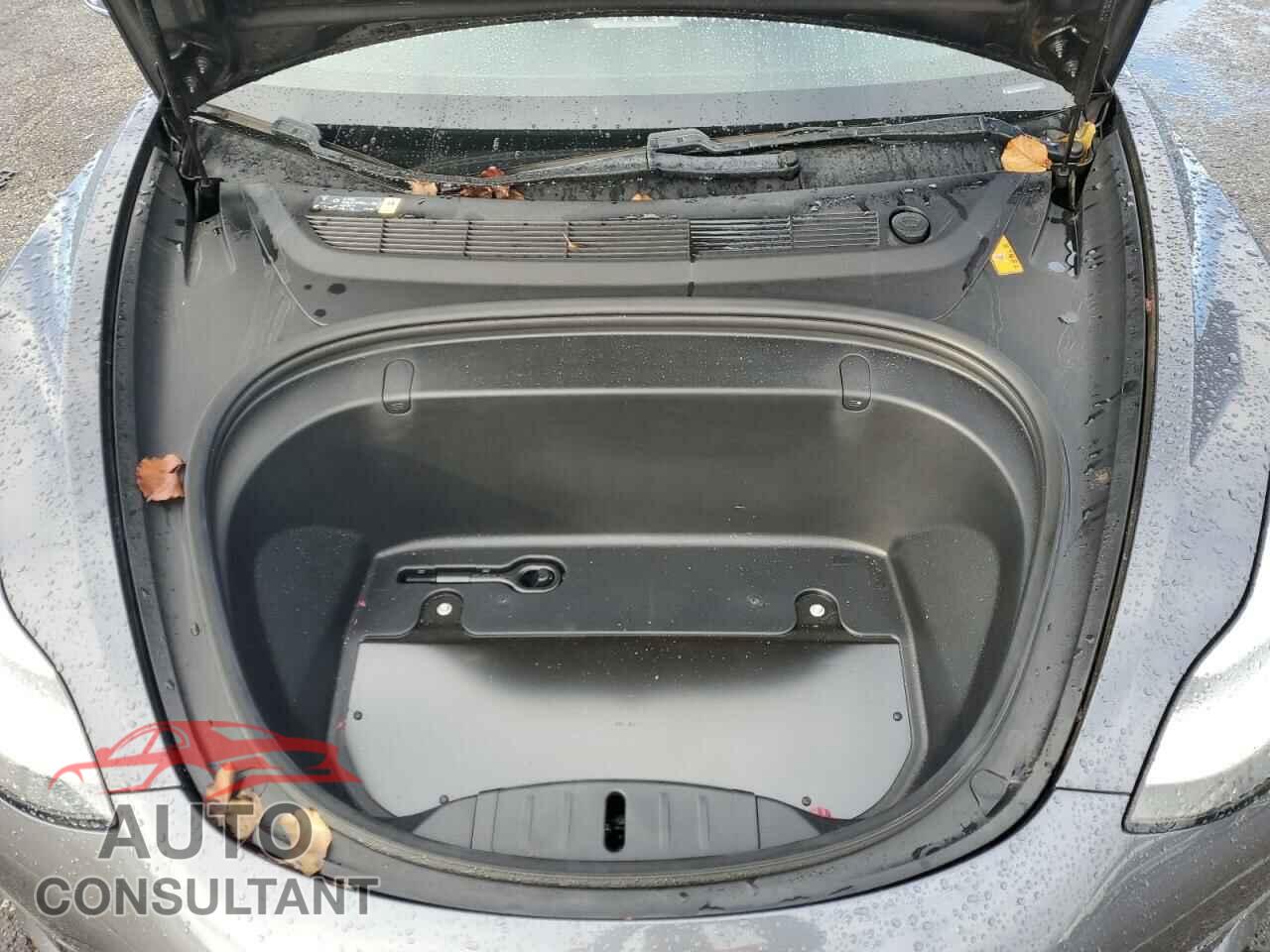 TESLA MODEL 3 2018 - 5YJ3E1EA0JF046095