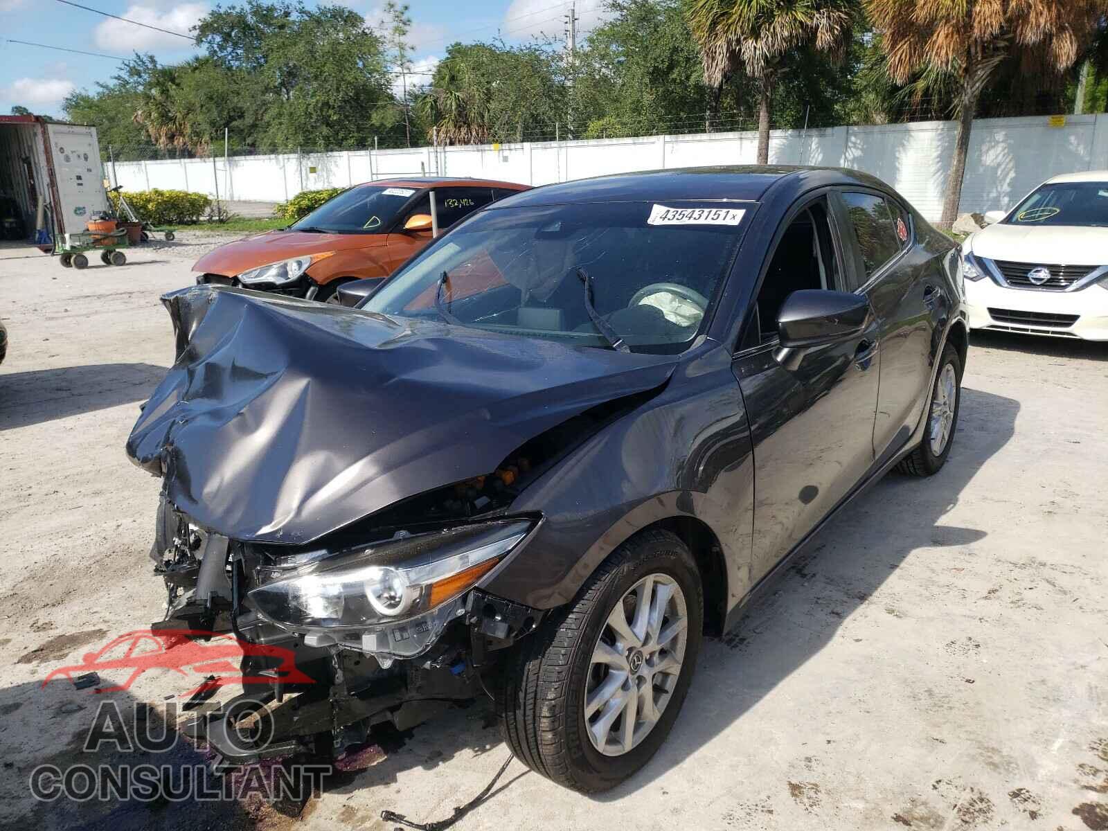 MAZDA 3 2018 - 3MZBN1U71JM229208