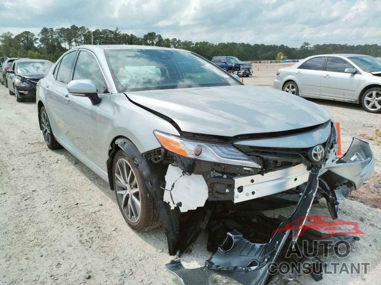 TOYOTA CAMRY 2022 - 4T1F11AK6NU013229