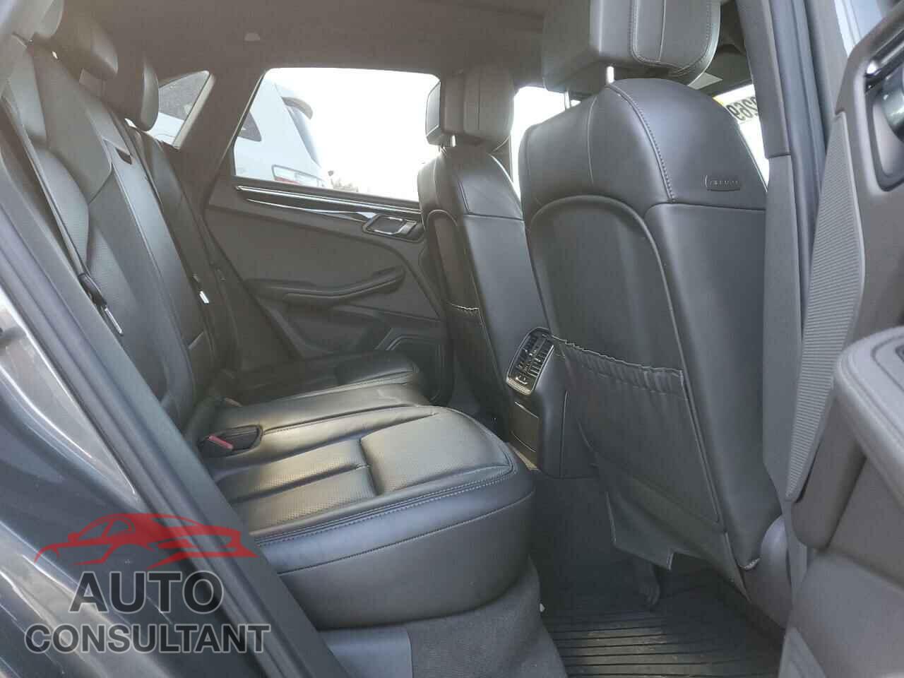 PORSCHE MACAN 2016 - WP1AB2A54GLB49913