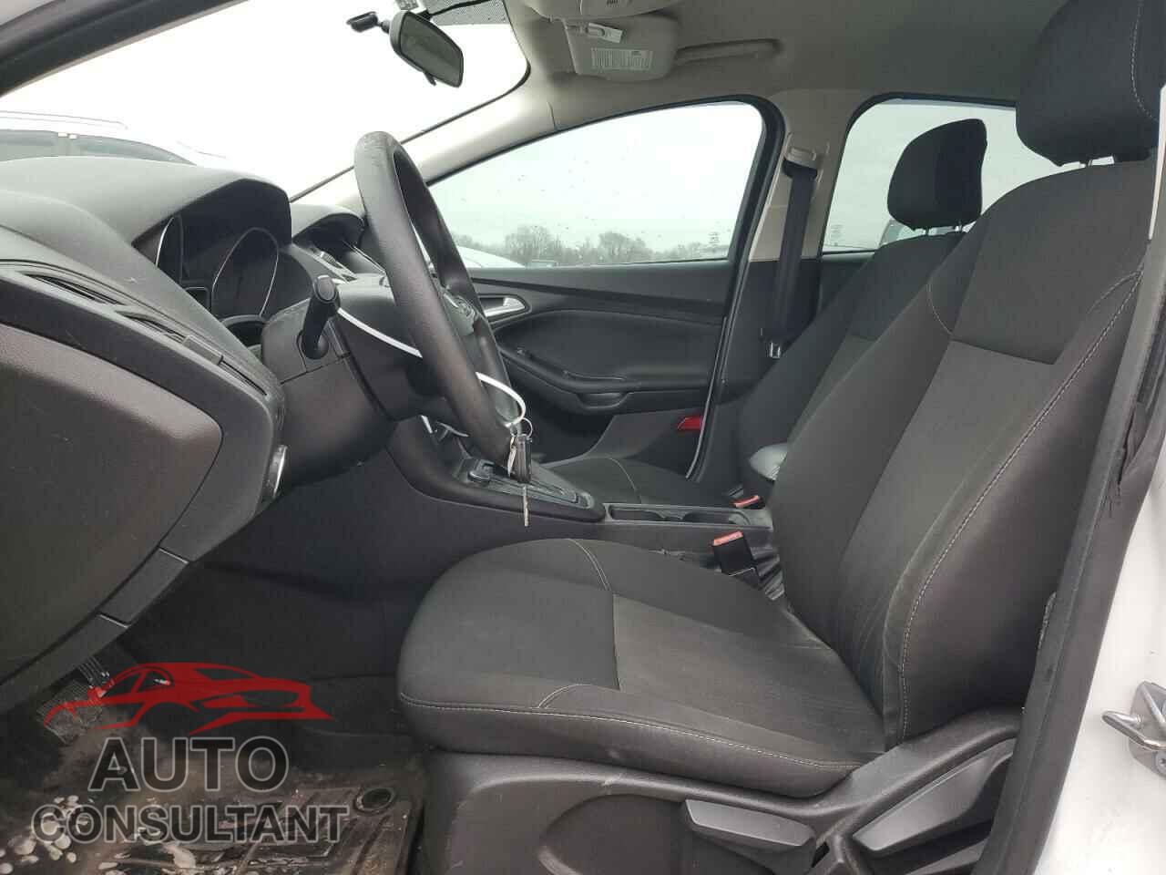 FORD FOCUS 2018 - 1FADP3F21JL231261