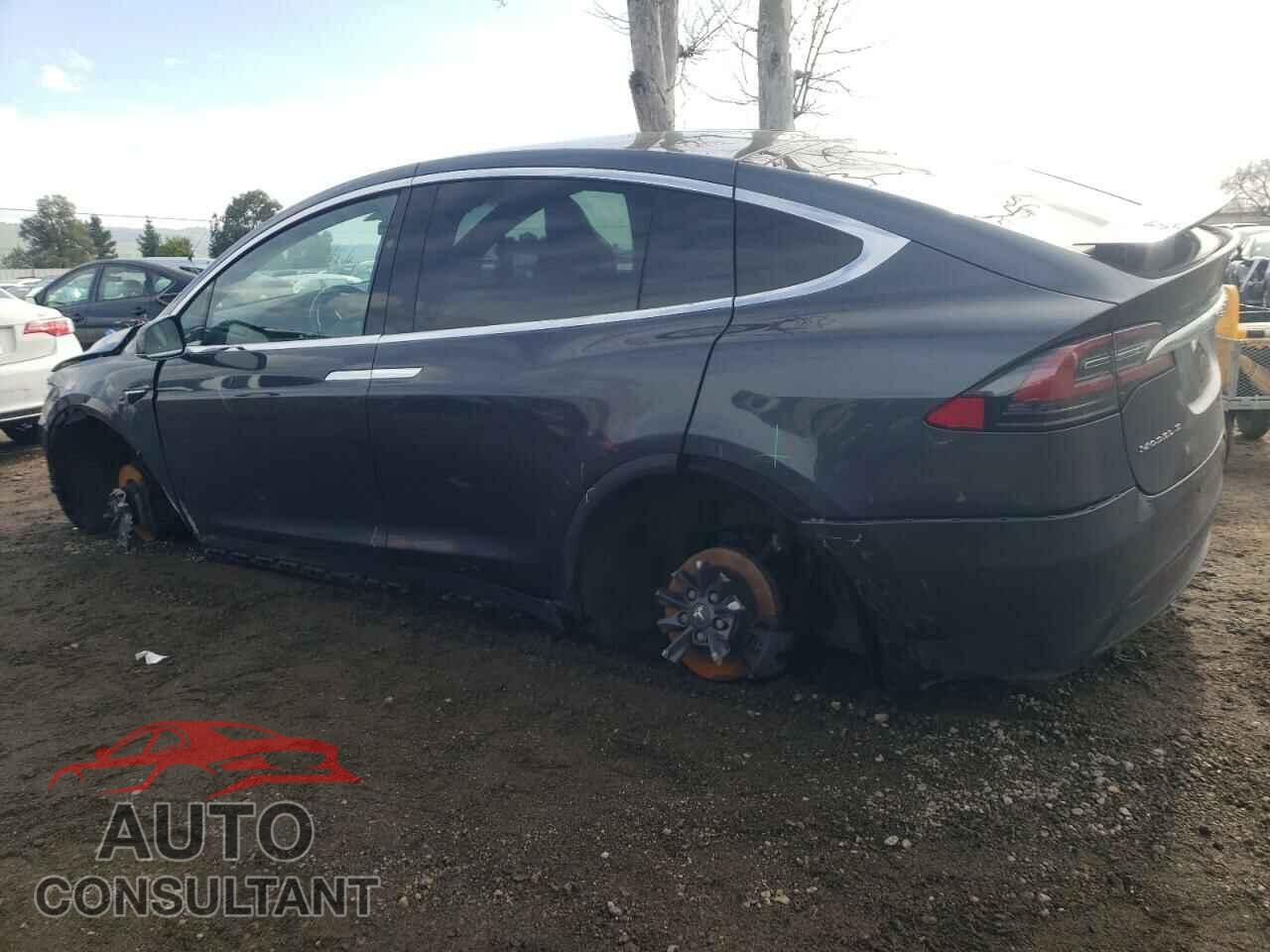 TESLA MODEL X 2018 - 5YJXCDE22JF100188