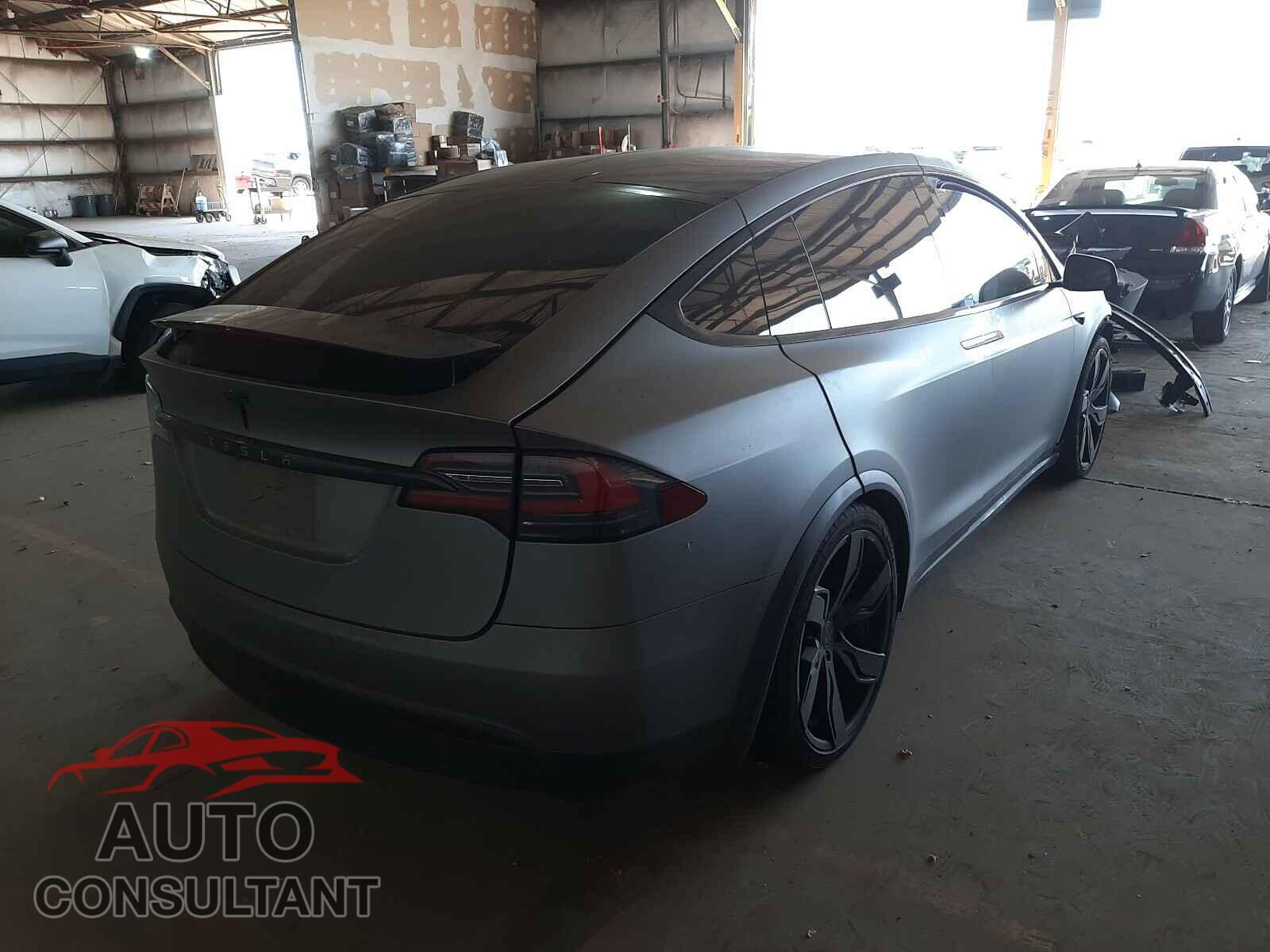 TESLA MODEL X 2017 - 5YJXCBE2XHF076673