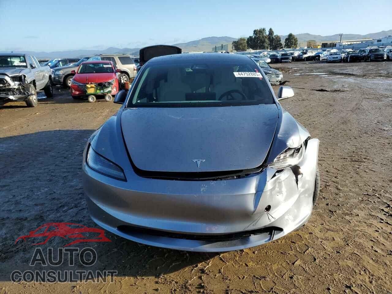 TESLA MODEL 3 2025 - 5YJ3E1EB5SF915459