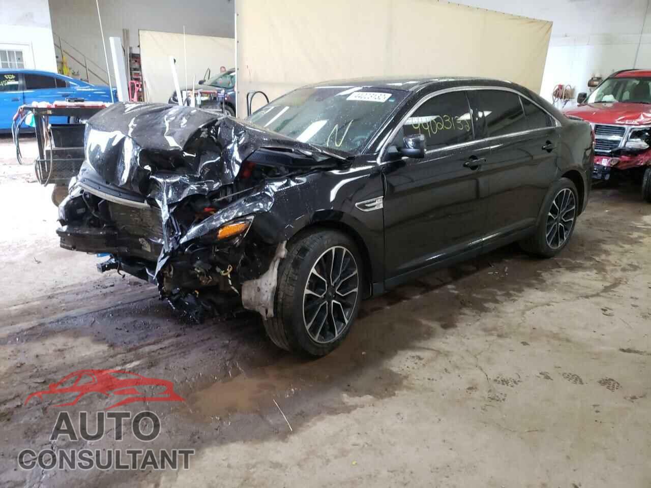 FORD TAURUS 2018 - 1FAHP2E85JG134624