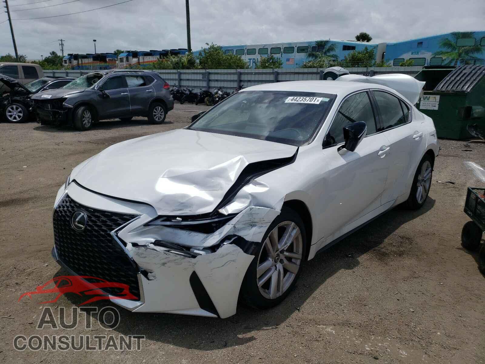 LEXUS IS 2021 - JTHAA1D2XM5113755