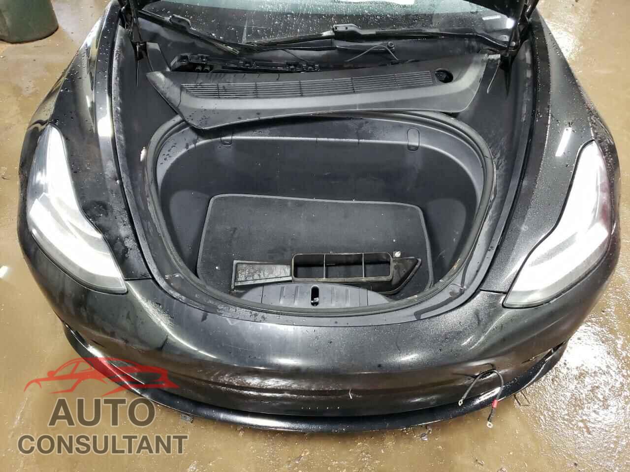 TESLA MODEL 3 2018 - 5YJ3E1EB2JF127611