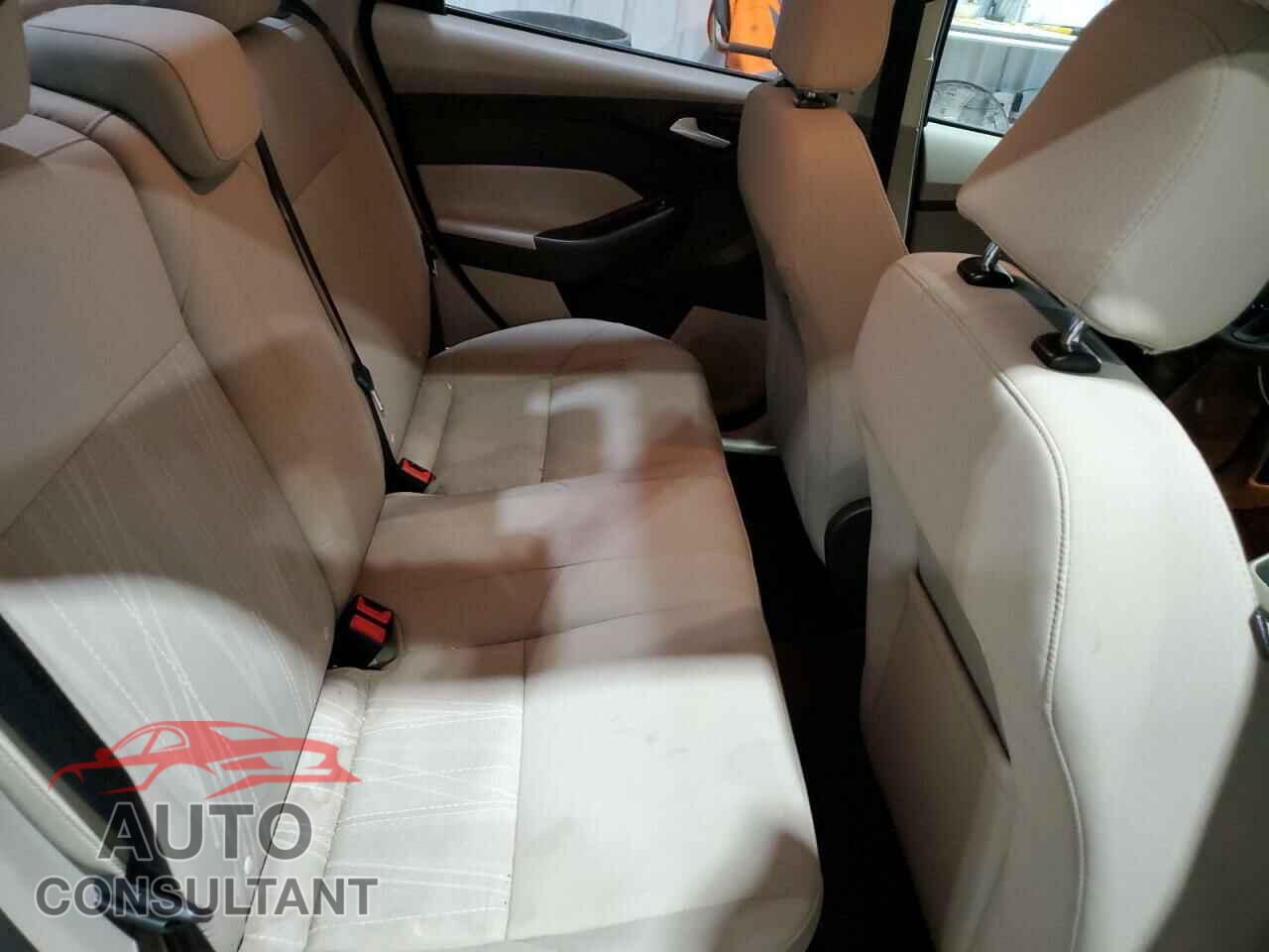 FORD FOCUS 2016 - 1FADP3F29GL301713
