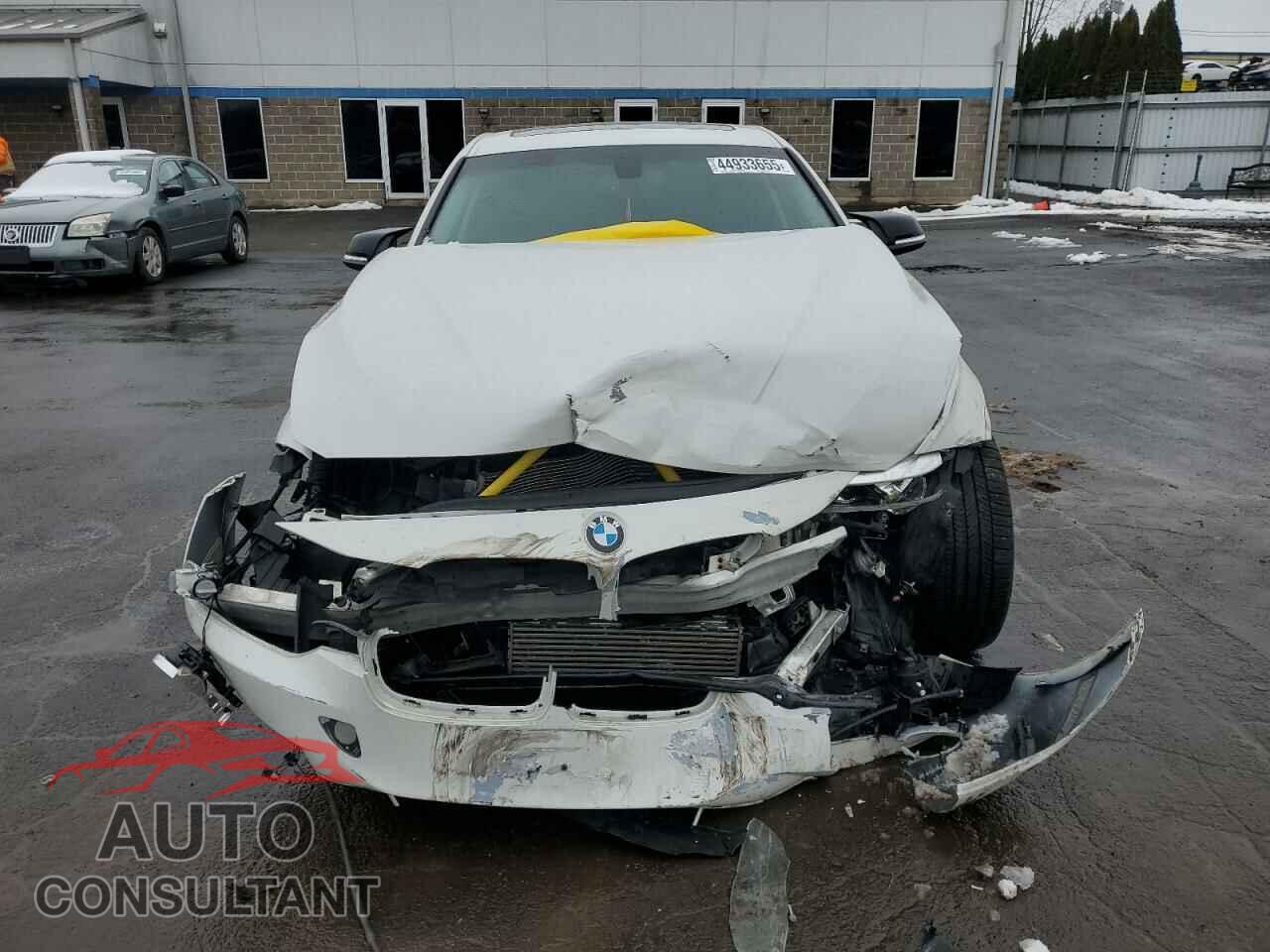 BMW 3 SERIES 2013 - WBA3B5C5XDF593068