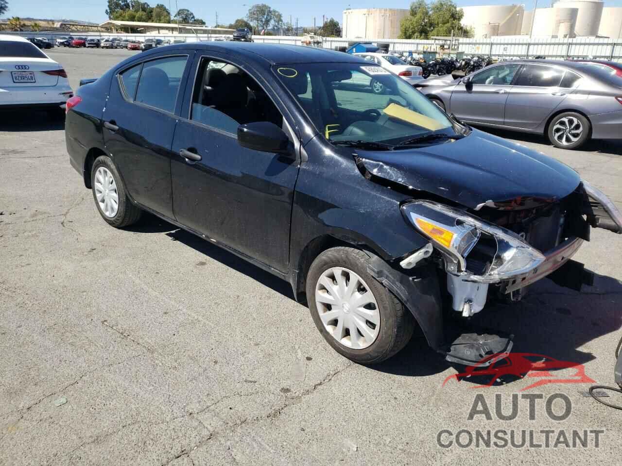 NISSAN VERSA 2019 - 3N1CN7AP1KL840008