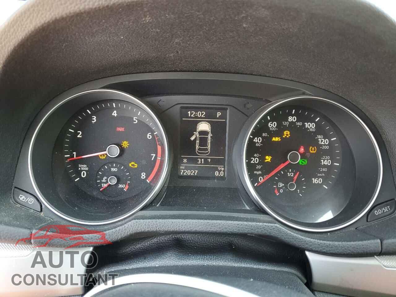 VOLKSWAGEN PASSAT 2017 - 1VWAT7A38HC080426