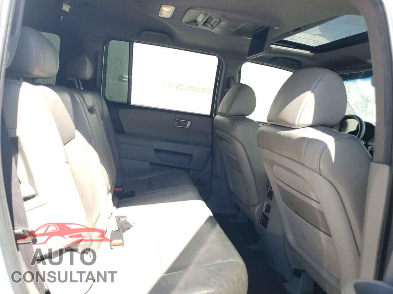 HONDA PILOT 2011 - 5FNYF3H60BB057556